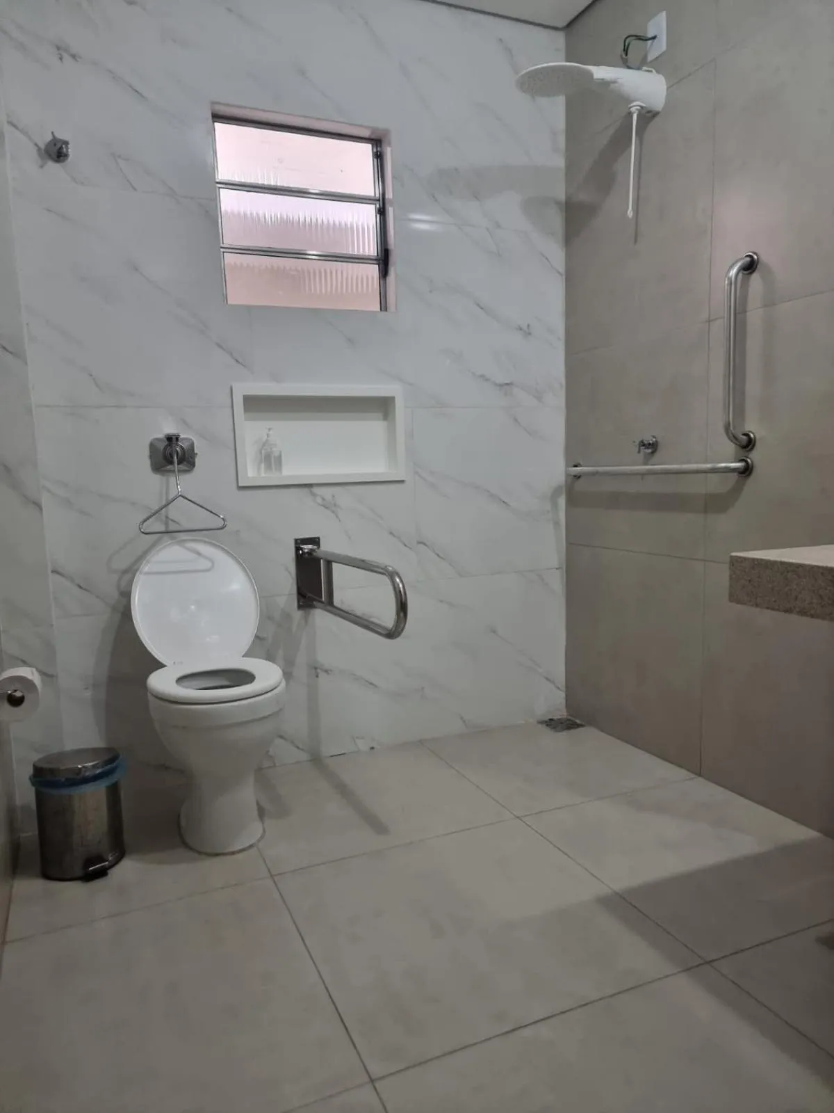 Bathroom in Hotel Refugio