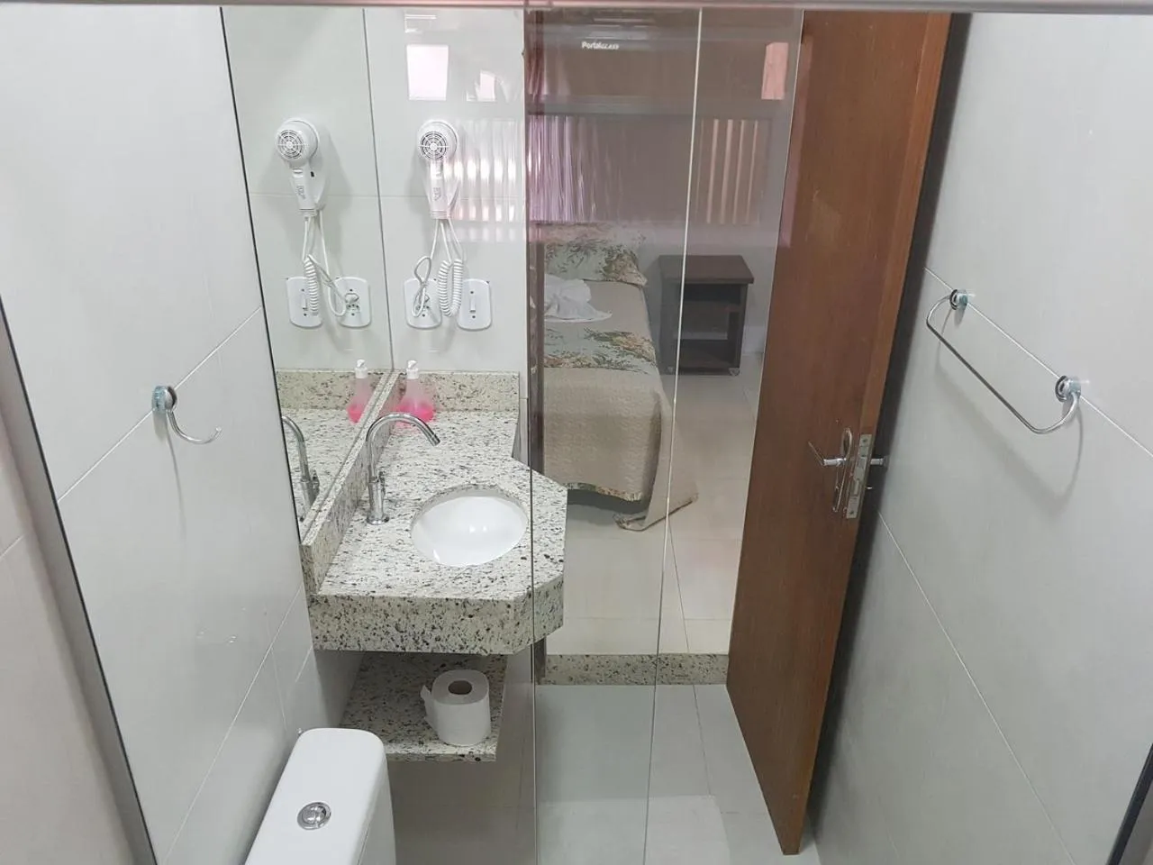 Bathroom in Hotel Refugio