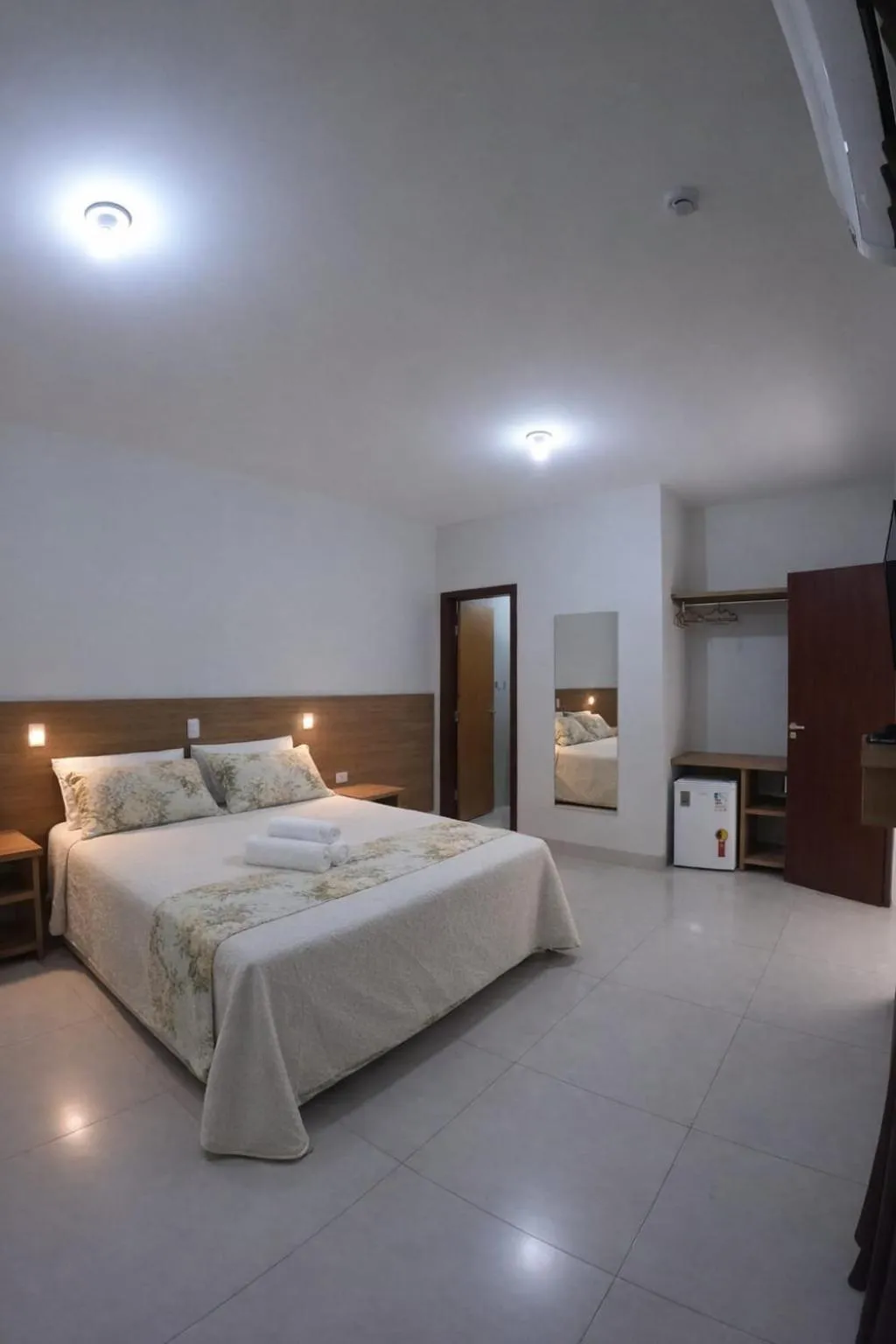 Bed in Hotel Refugio