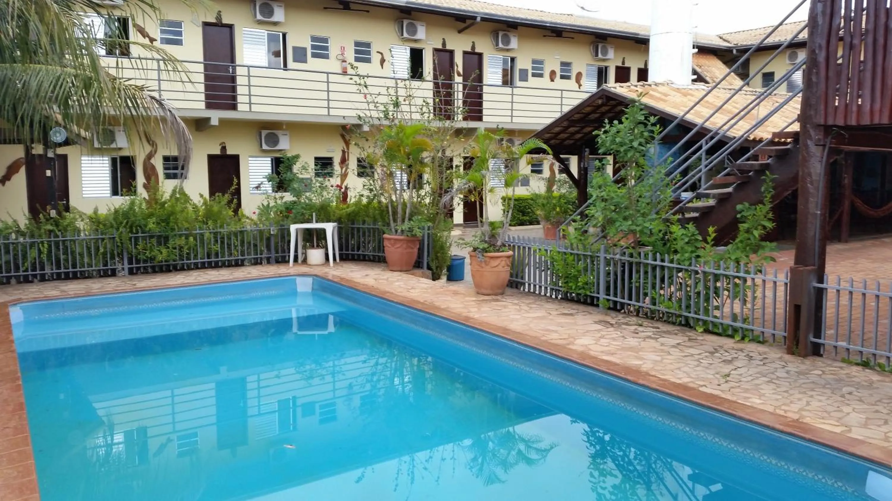 Swimming pool in Hotel Refugio