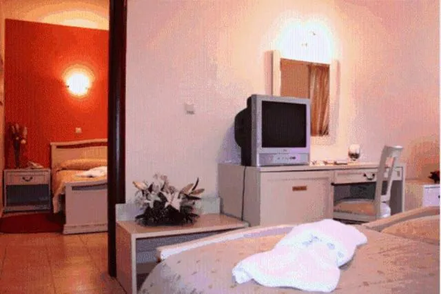 Photo of the whole room, Bed in Asteras Hotel