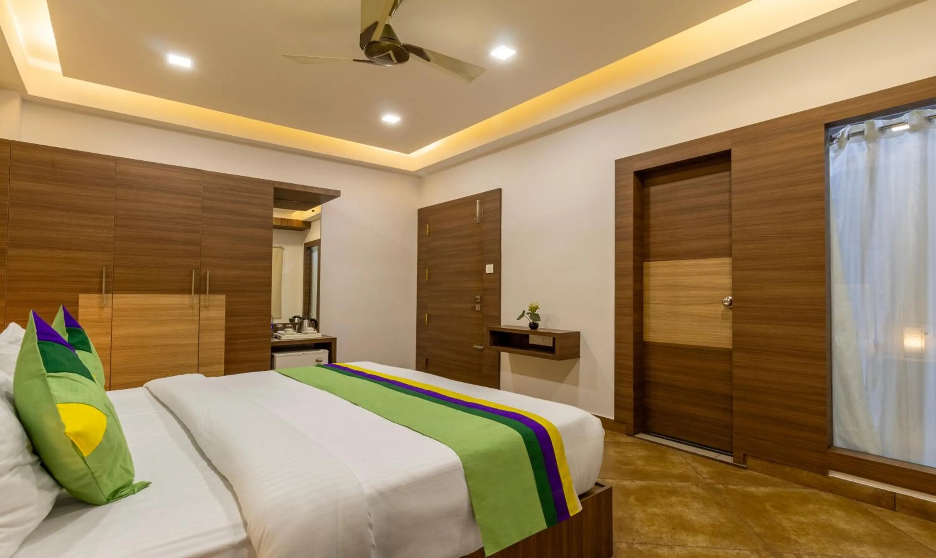 Bedroom, Bed in Treebo Grand Canyon By D2V