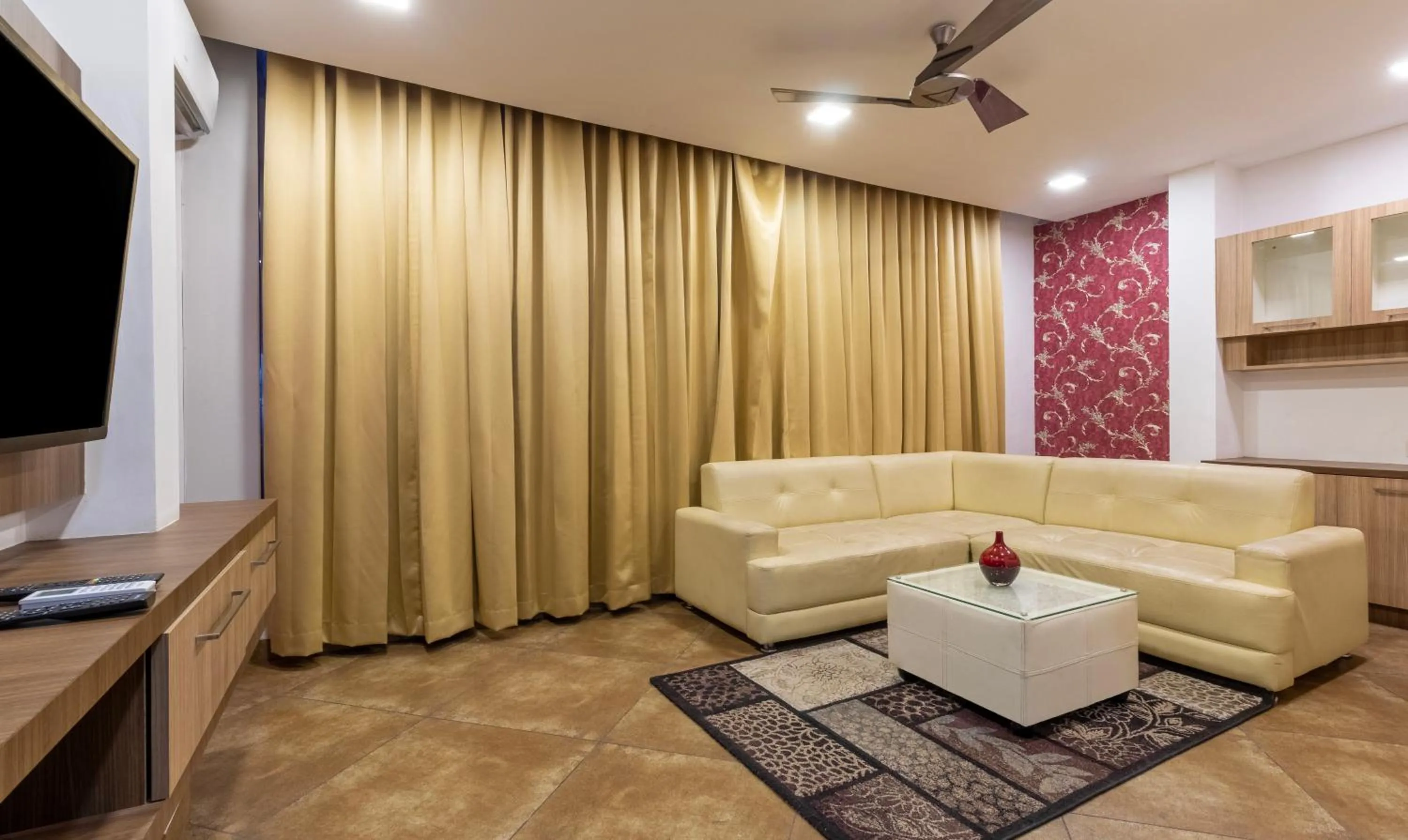 Bedroom in Treebo Grand Canyon By D2V