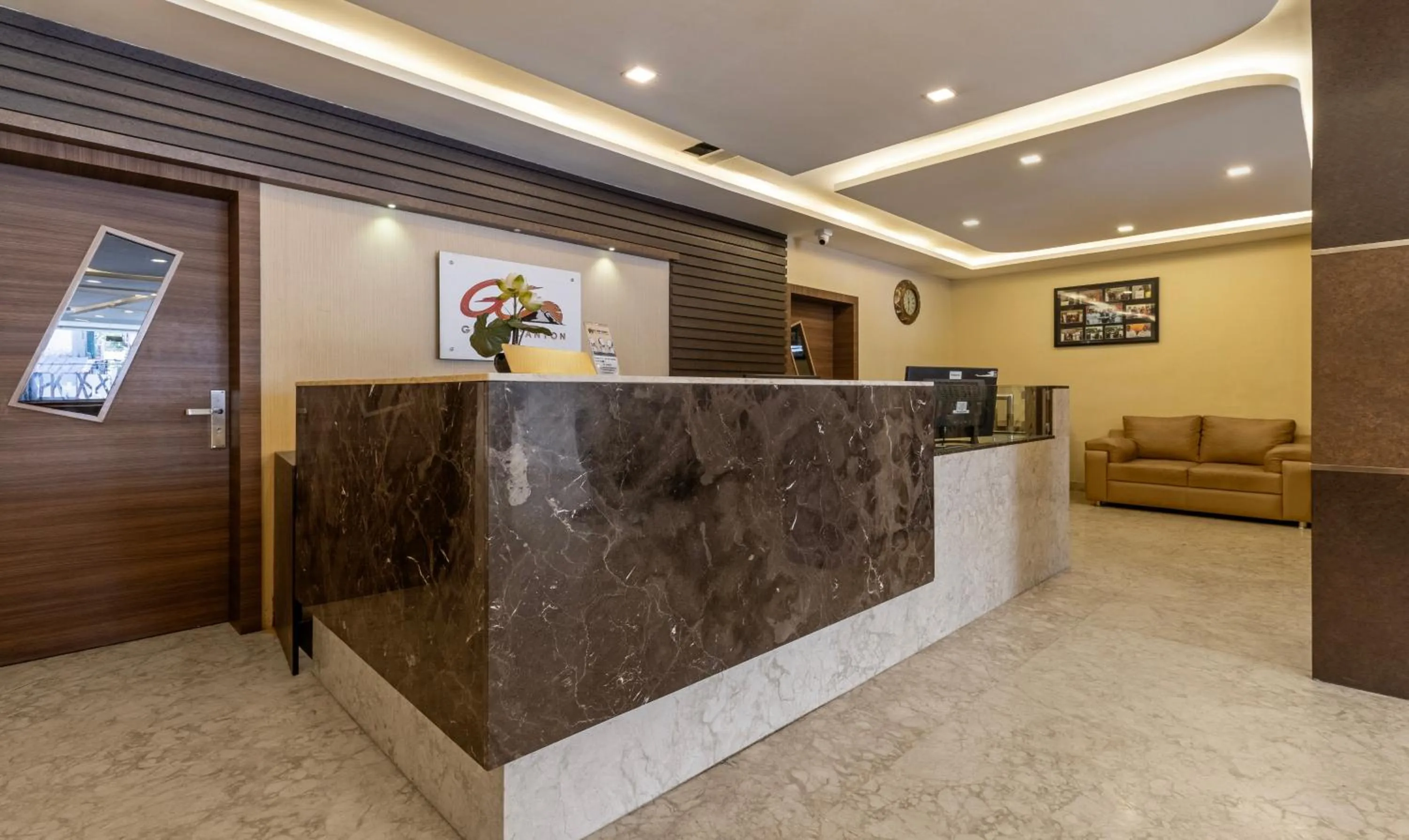 Lobby or reception in Treebo Grand Canyon By D2V