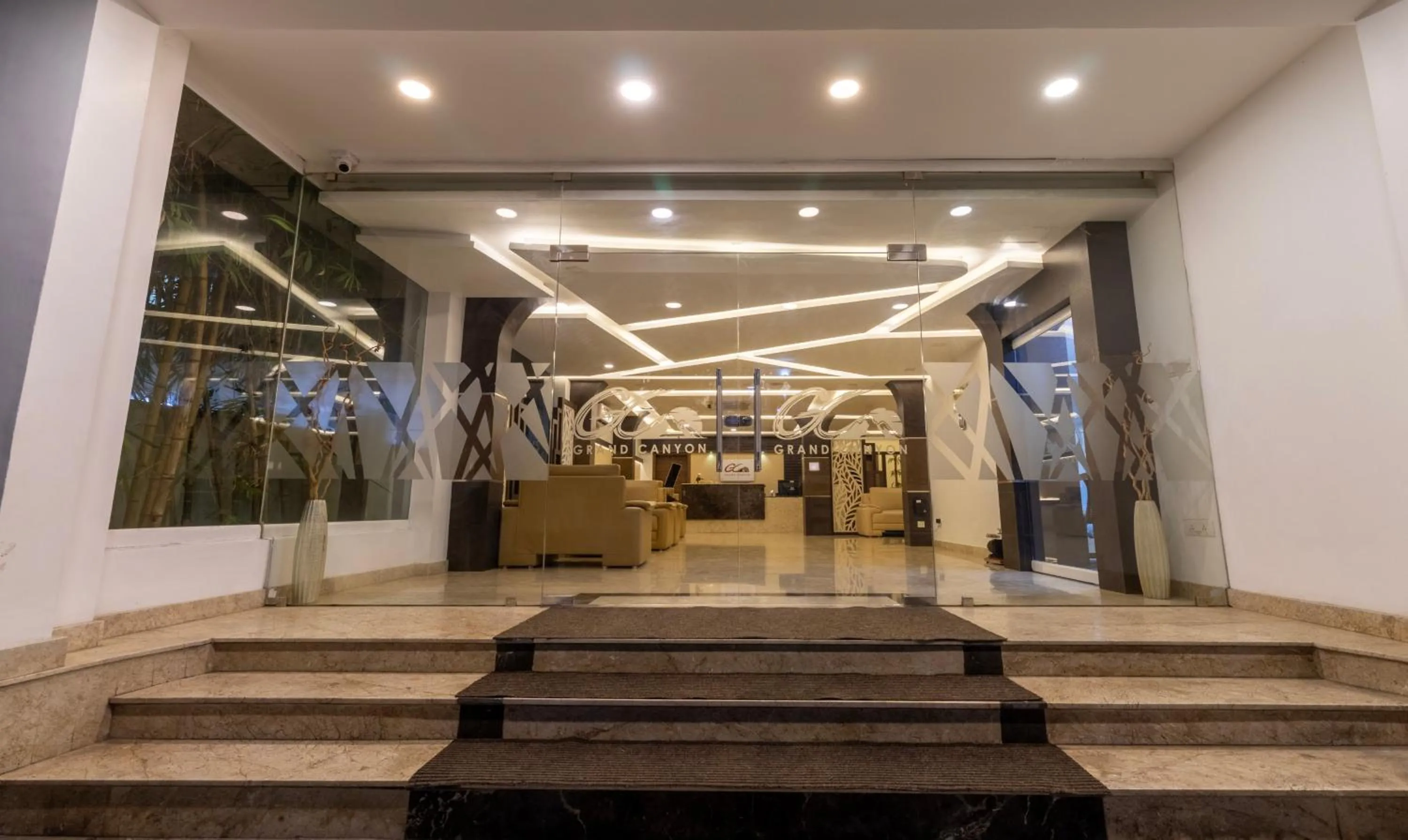 Facade/entrance in Treebo Grand Canyon By D2V