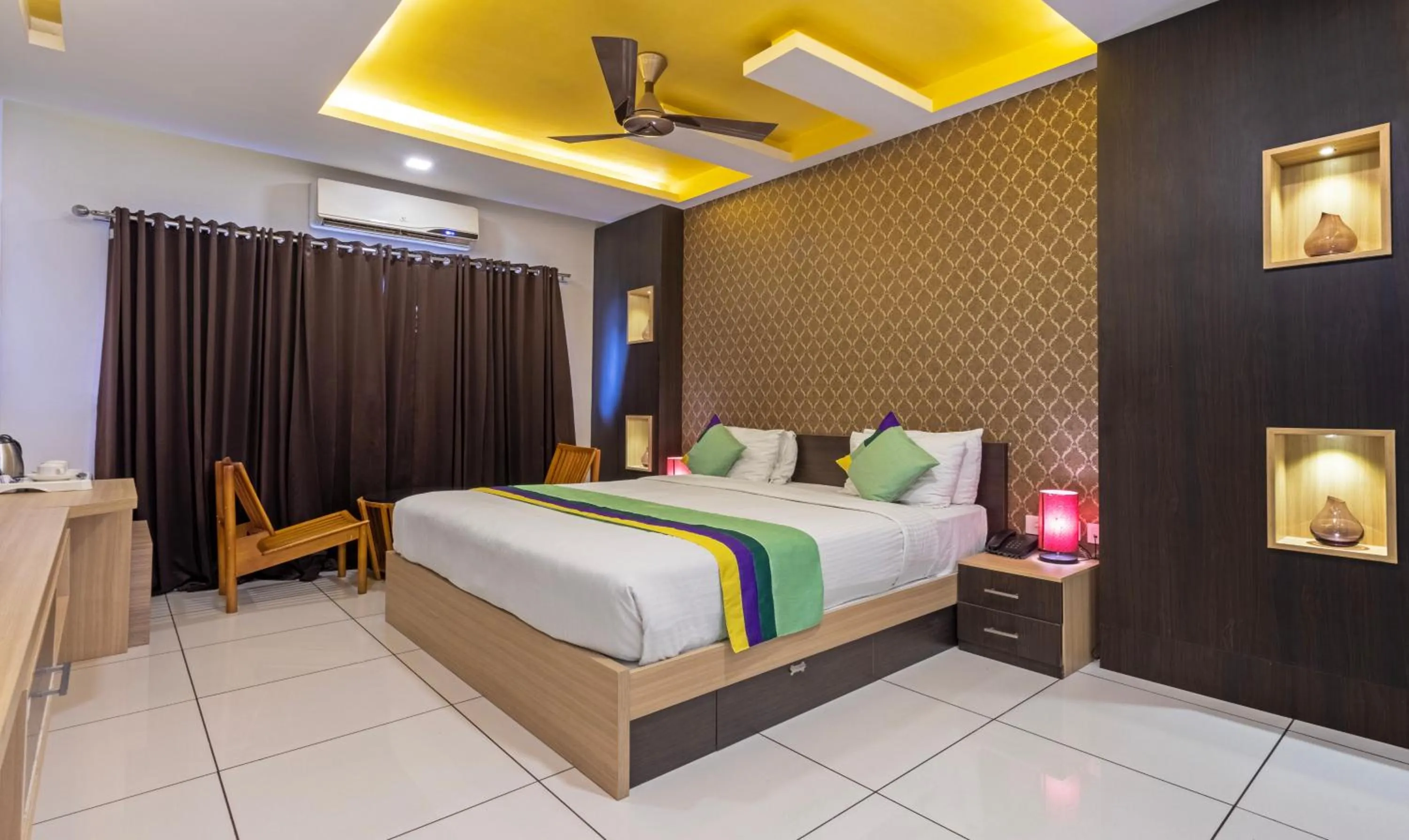 Bedroom, Bed in Treebo Grand Canyon By D2V