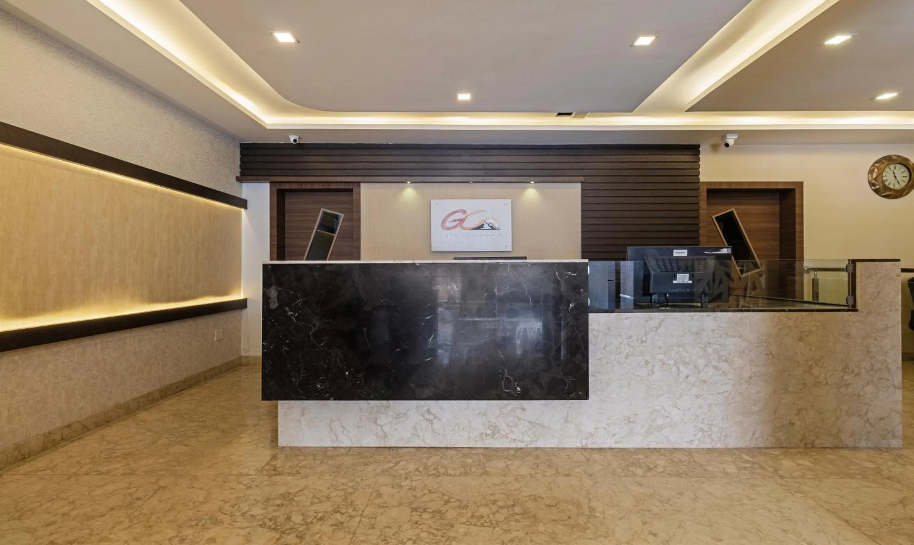 Lobby or reception in Treebo Grand Canyon By D2V