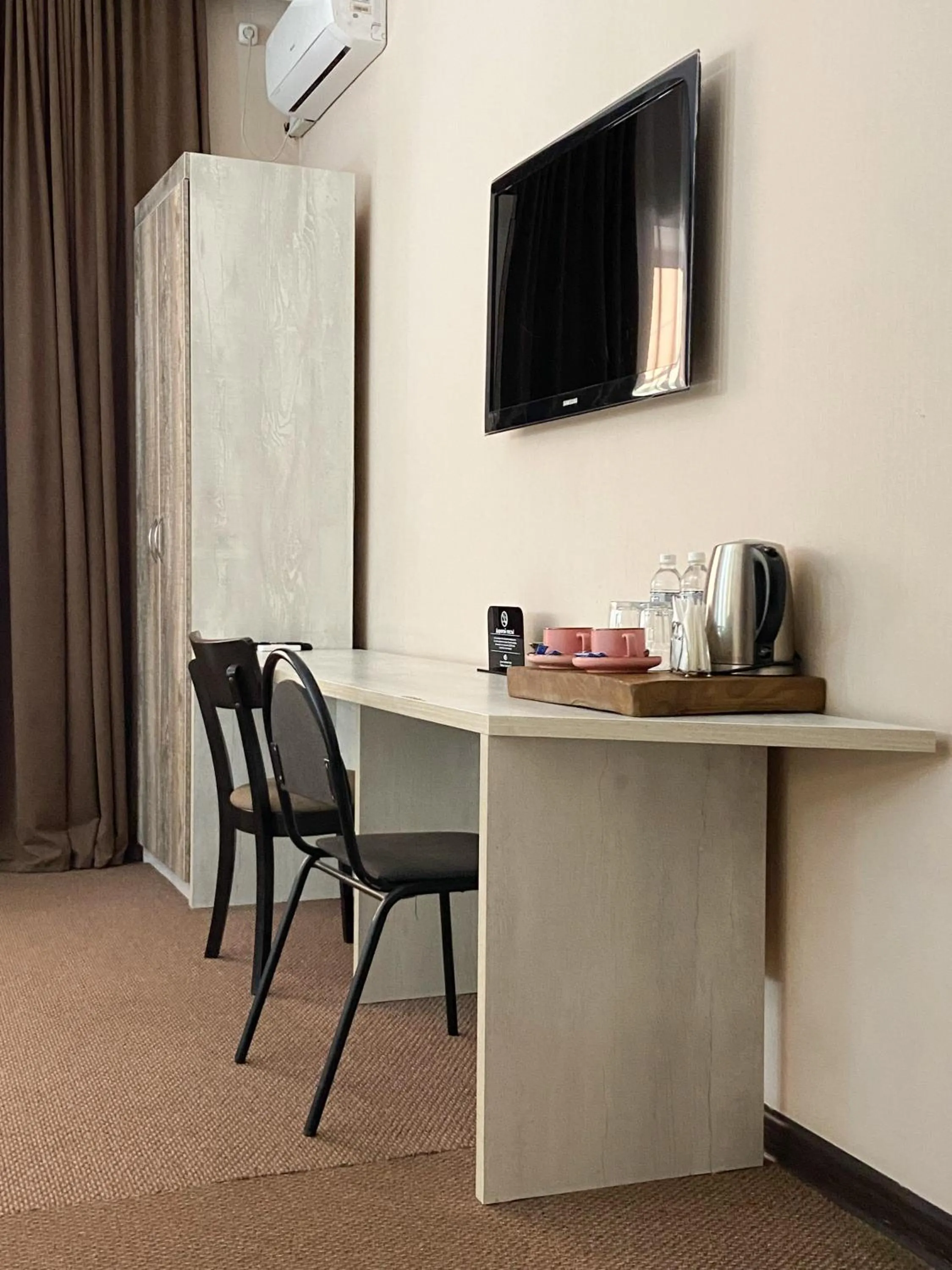 Coffee/tea facilities in Keremet Hotel