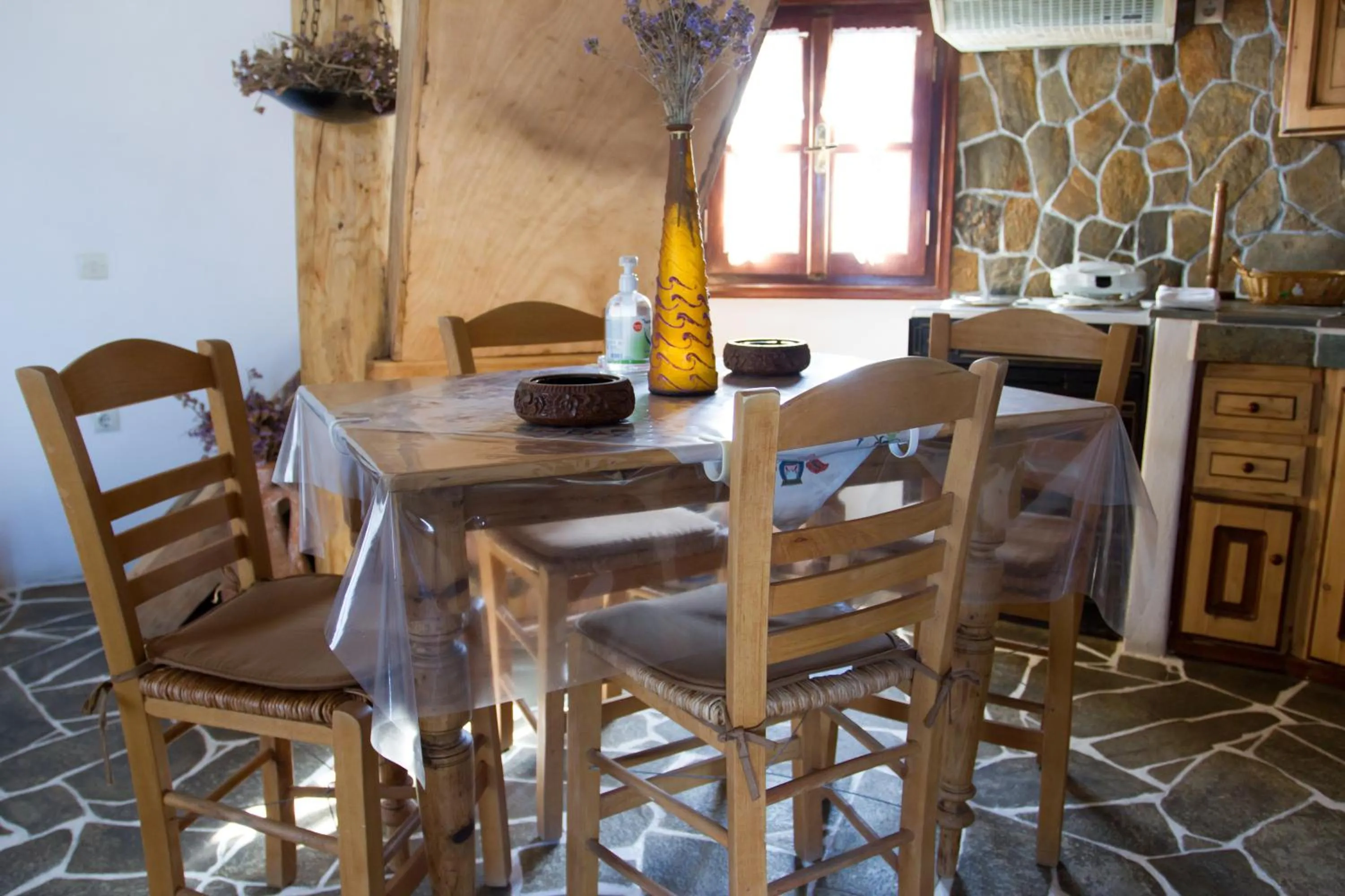 Dining area in Villa Mantalena