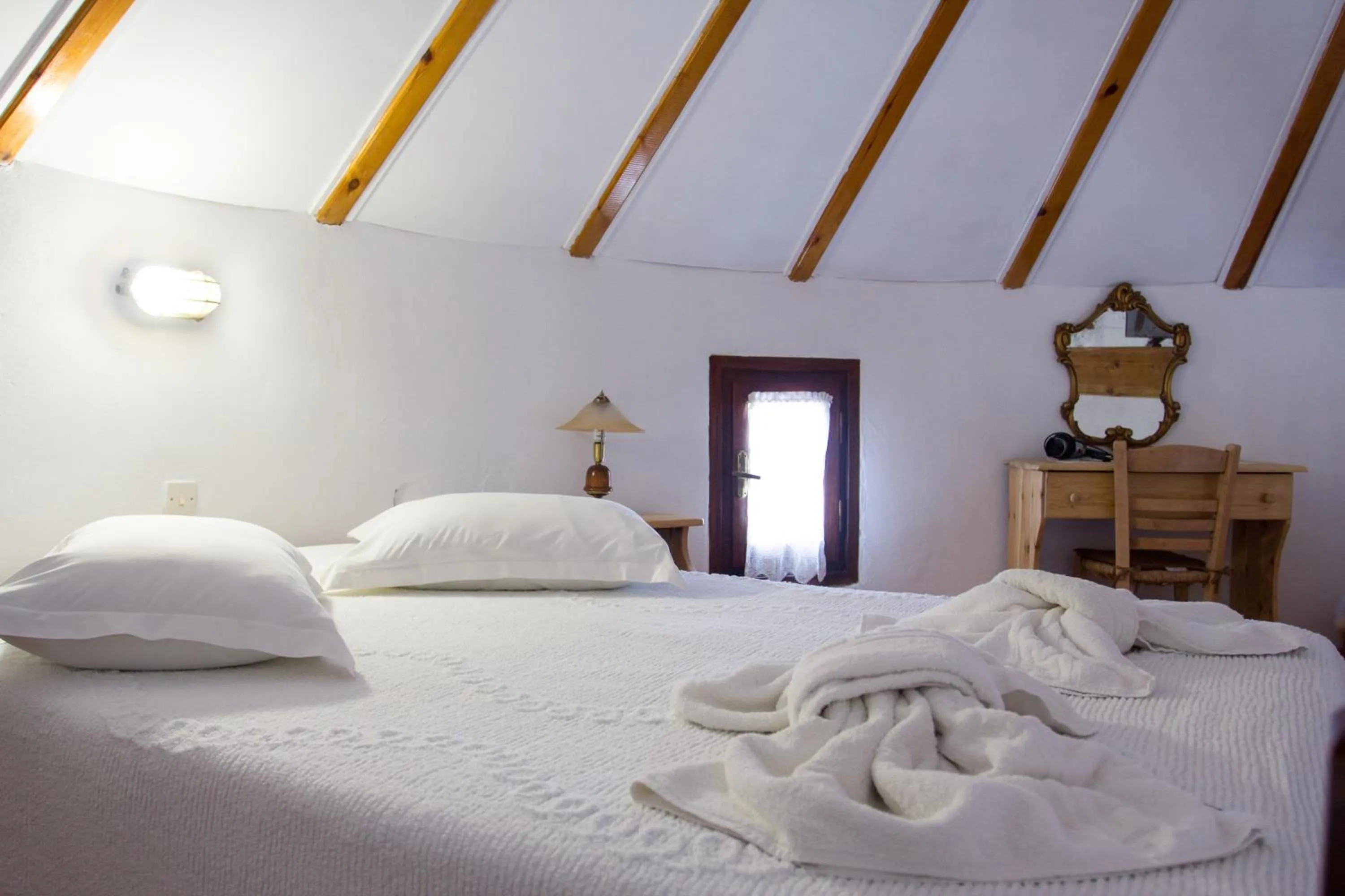 Toilet, Bed in Villa Mantalena