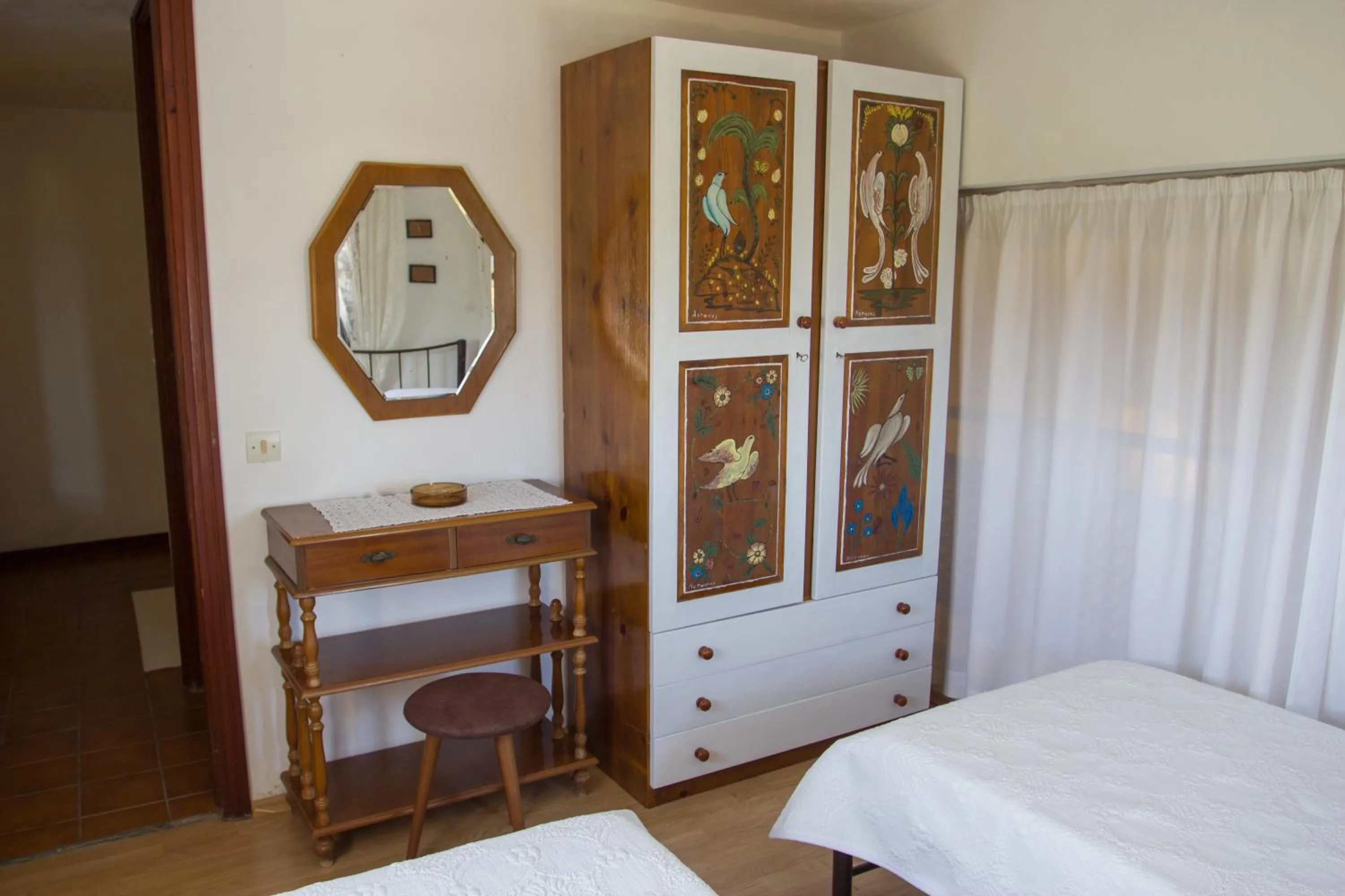 Seating area, Bed in Villa Mantalena