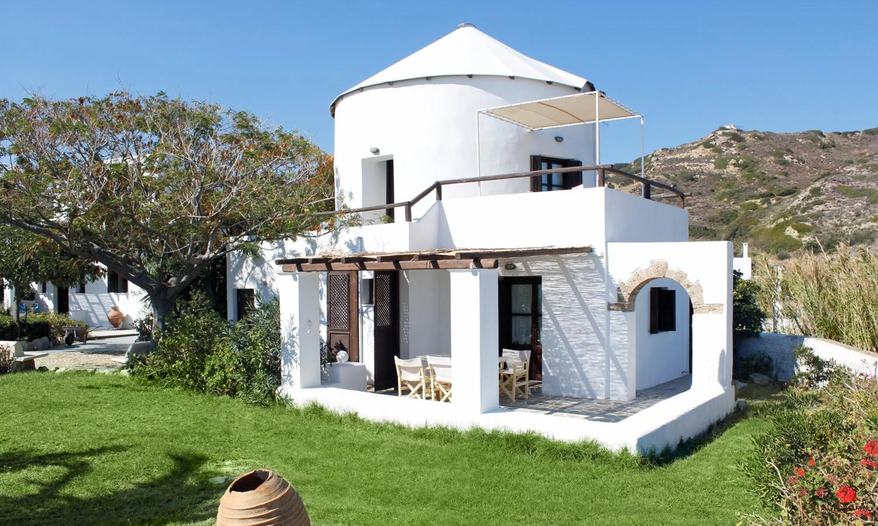 Property building in Villa Mantalena