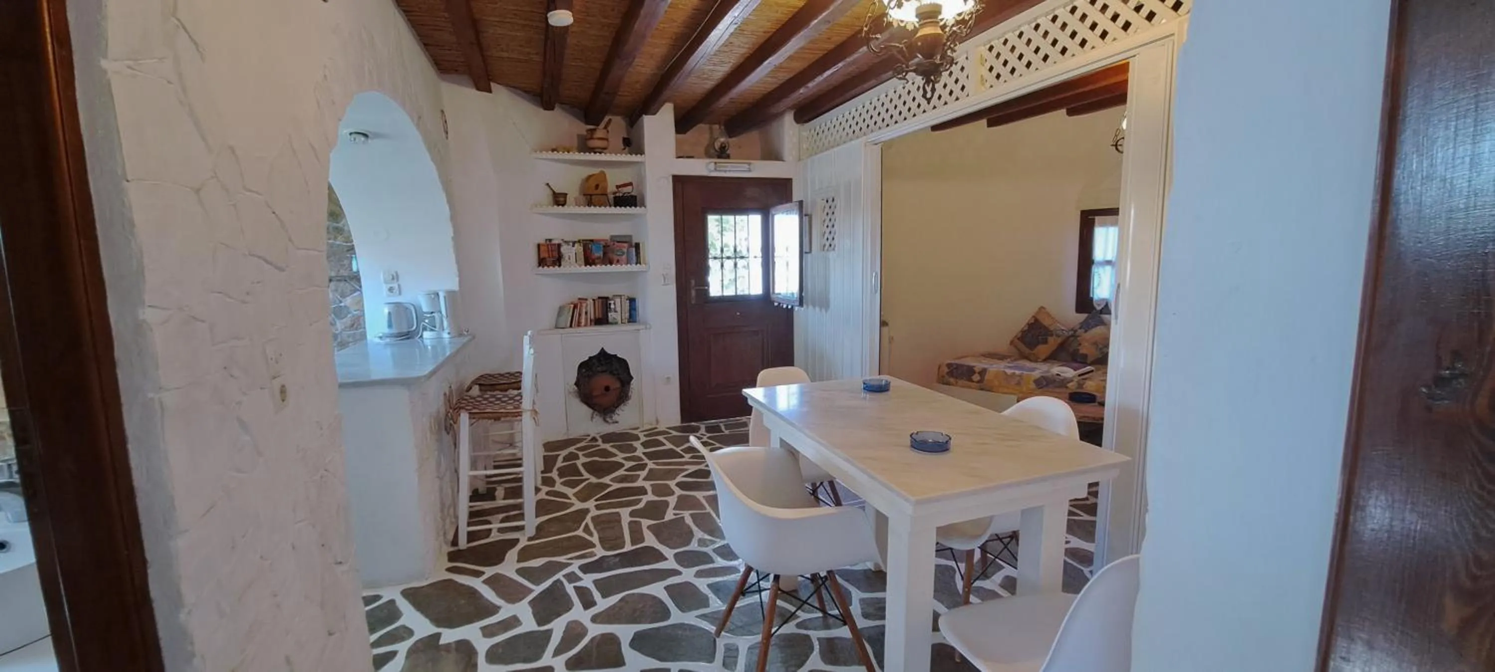 Dining area in Villa Mantalena