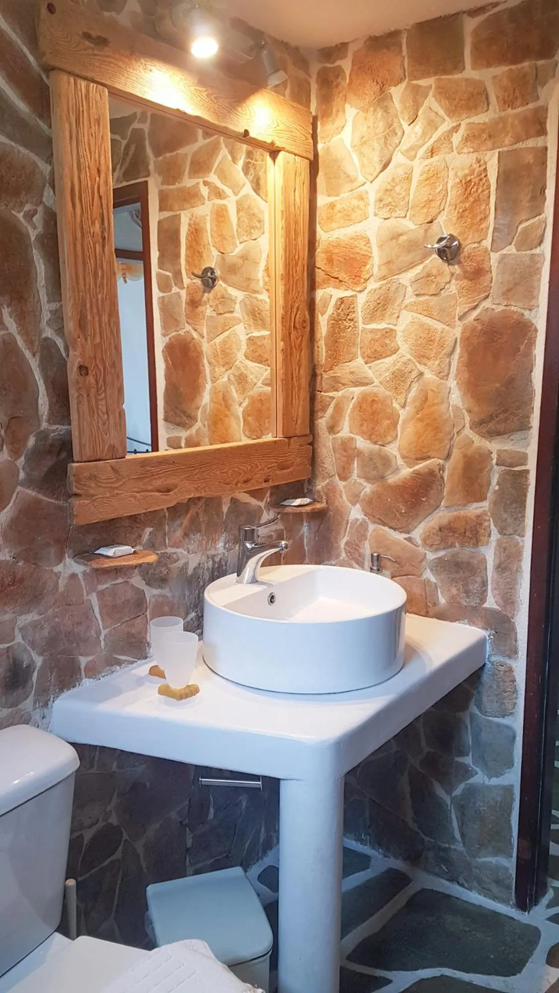 Toilet in Villa Mantalena