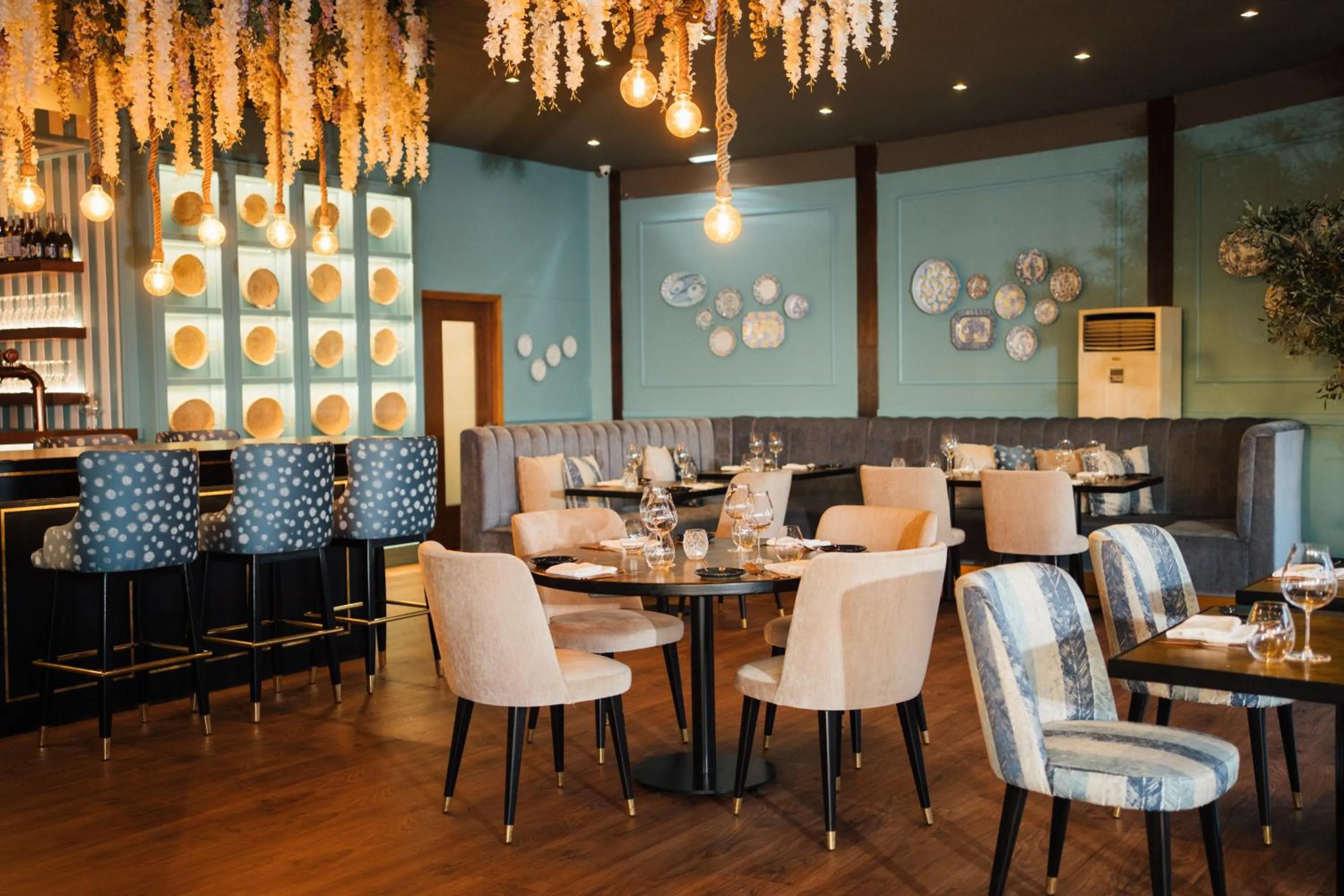 Restaurant/places to eat in Wine & Books by the Sea, Algarve Resort