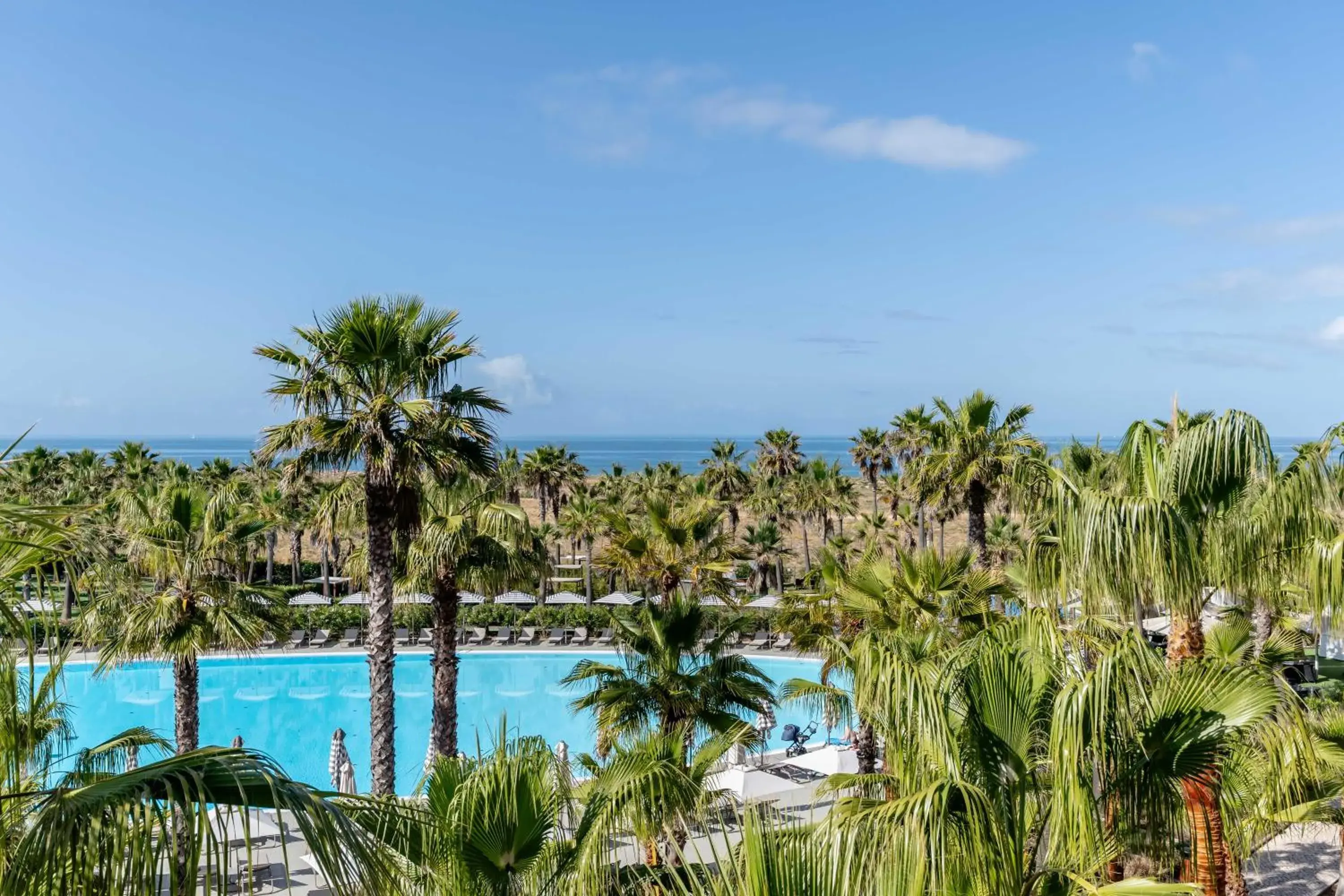 Pool view in VidaMar Resort Hotel Algarve Pool view in VidaMar Resort Hotel Algarve