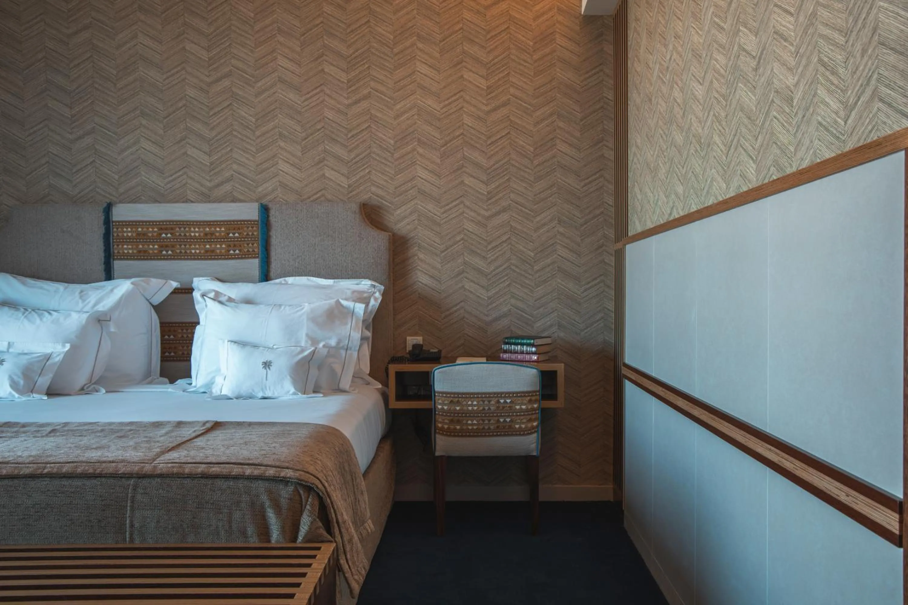 Bedroom, Bed in Wine & Books by the Sea, Algarve Resort