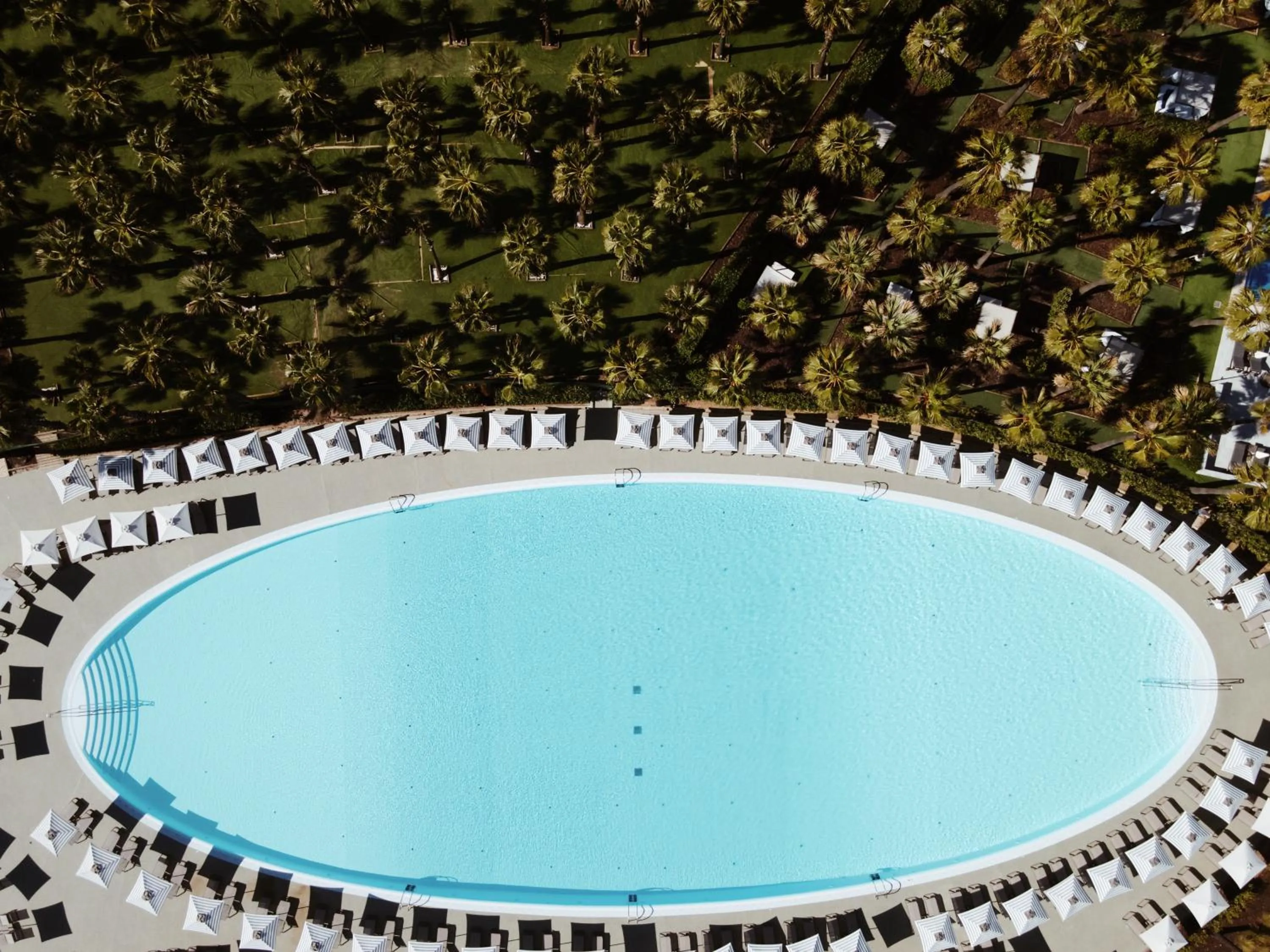 Swimming pool in VidaMar Resort Hotel Algarve