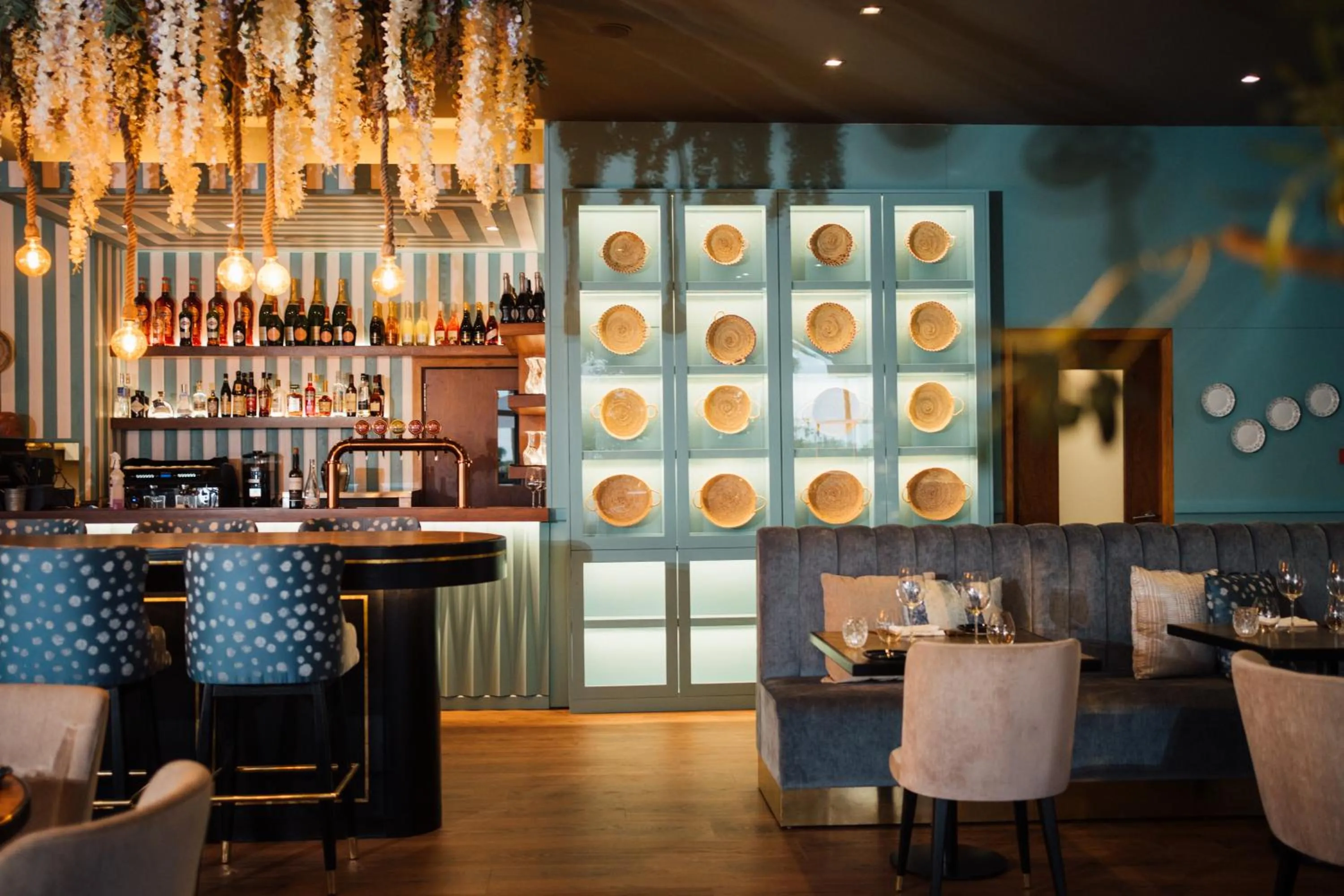 Restaurant/places to eat in Wine & Books by the Sea, Algarve Resort