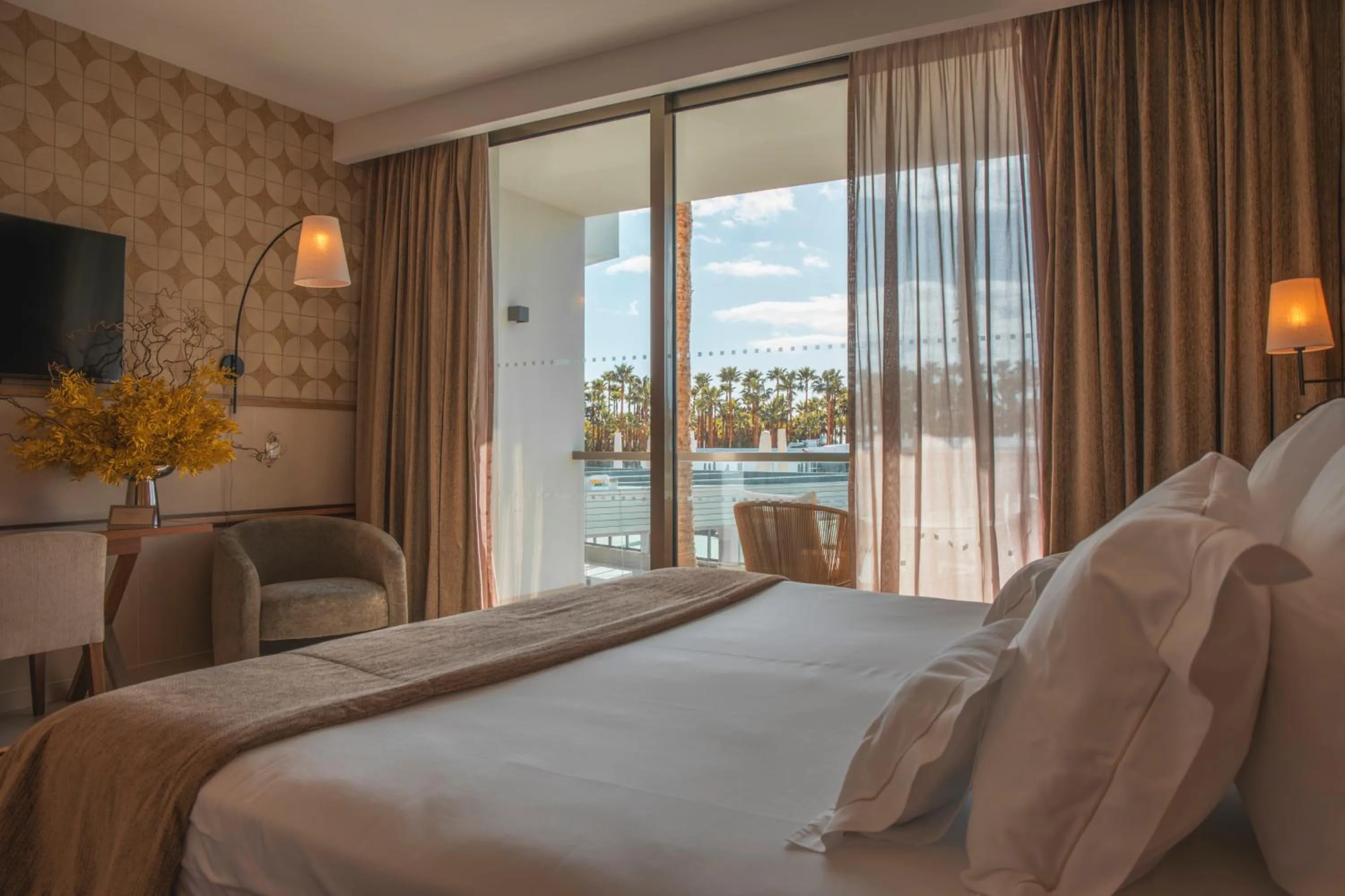 Bedroom, Bed in Wine & Books by the Sea, Algarve Resort