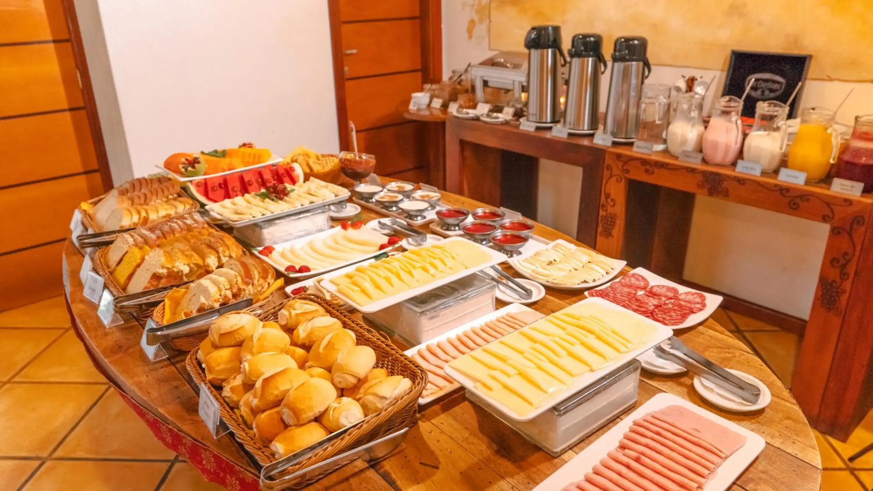 Breakfast in Pousada La Toscana Campos do Jordão Breakfast in Pousada La Toscana Campos do Jordão