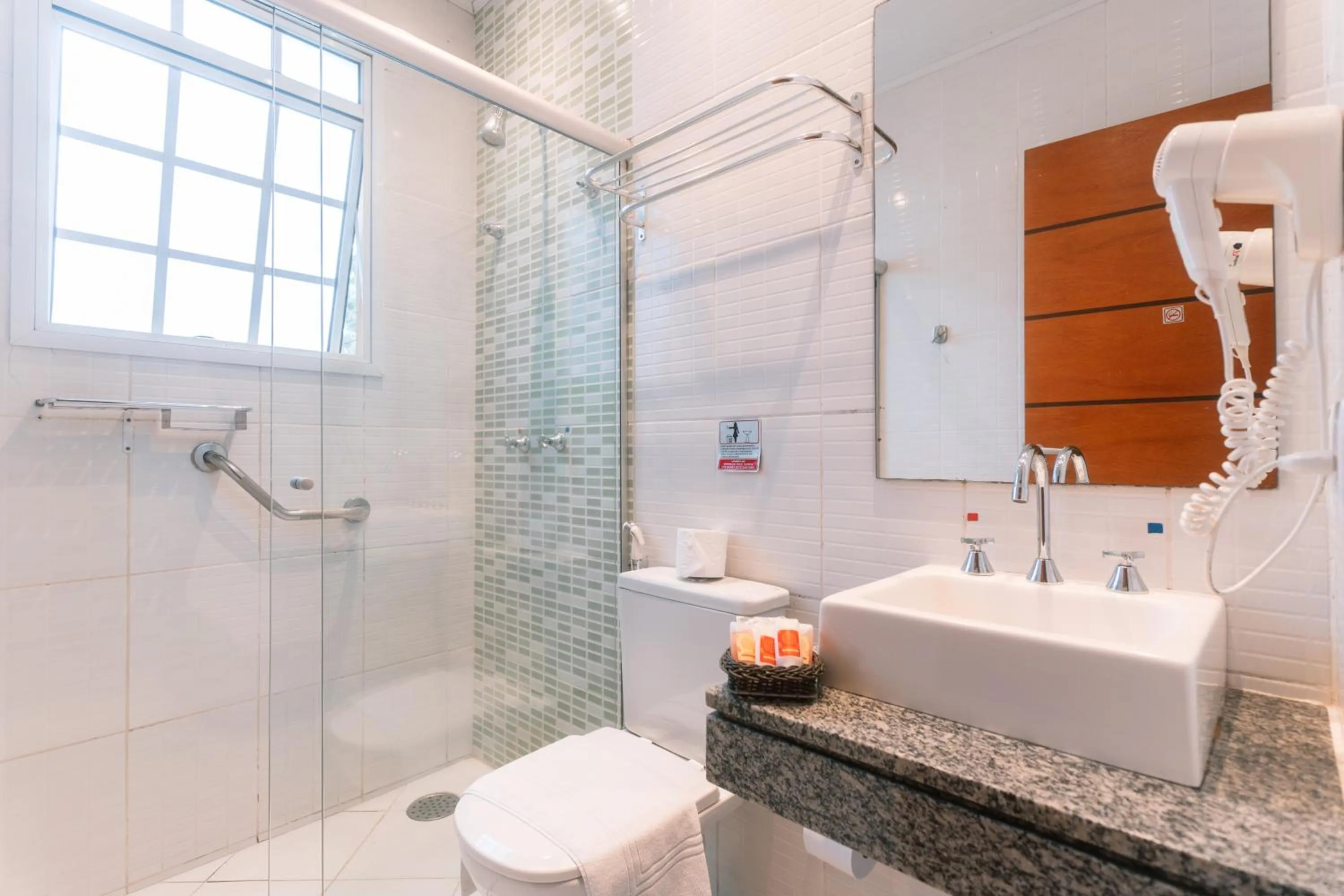 Bathroom in Pousada La Toscana Campos do Jordão