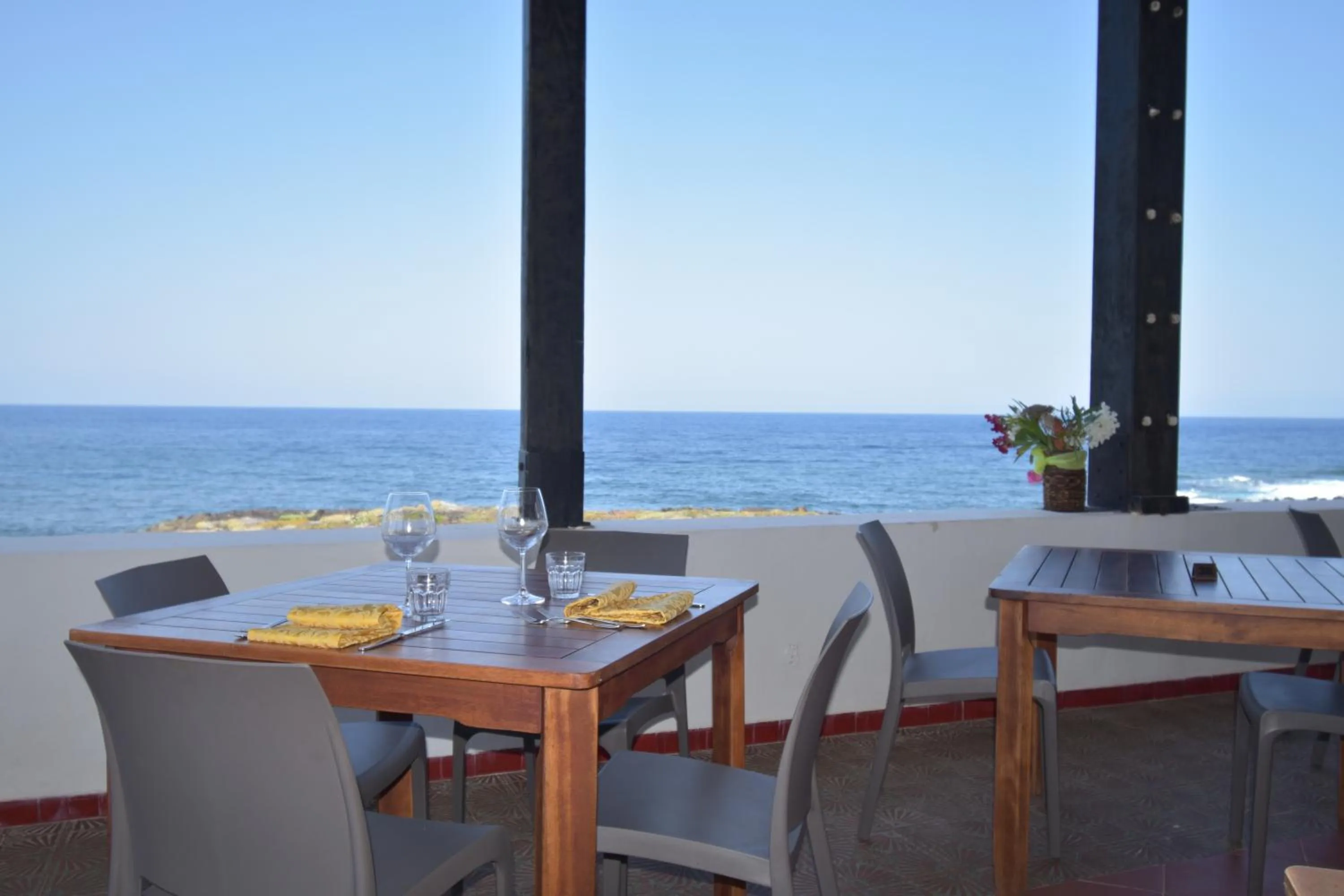 Restaurant/places to eat in Cossyra Hotel