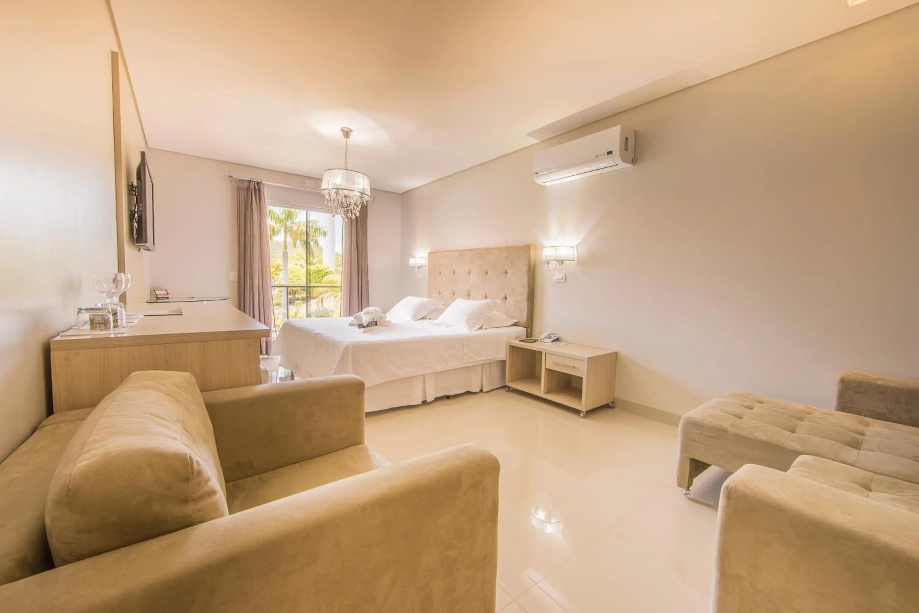 Photo of the whole room, Bed in Marruá Hotel