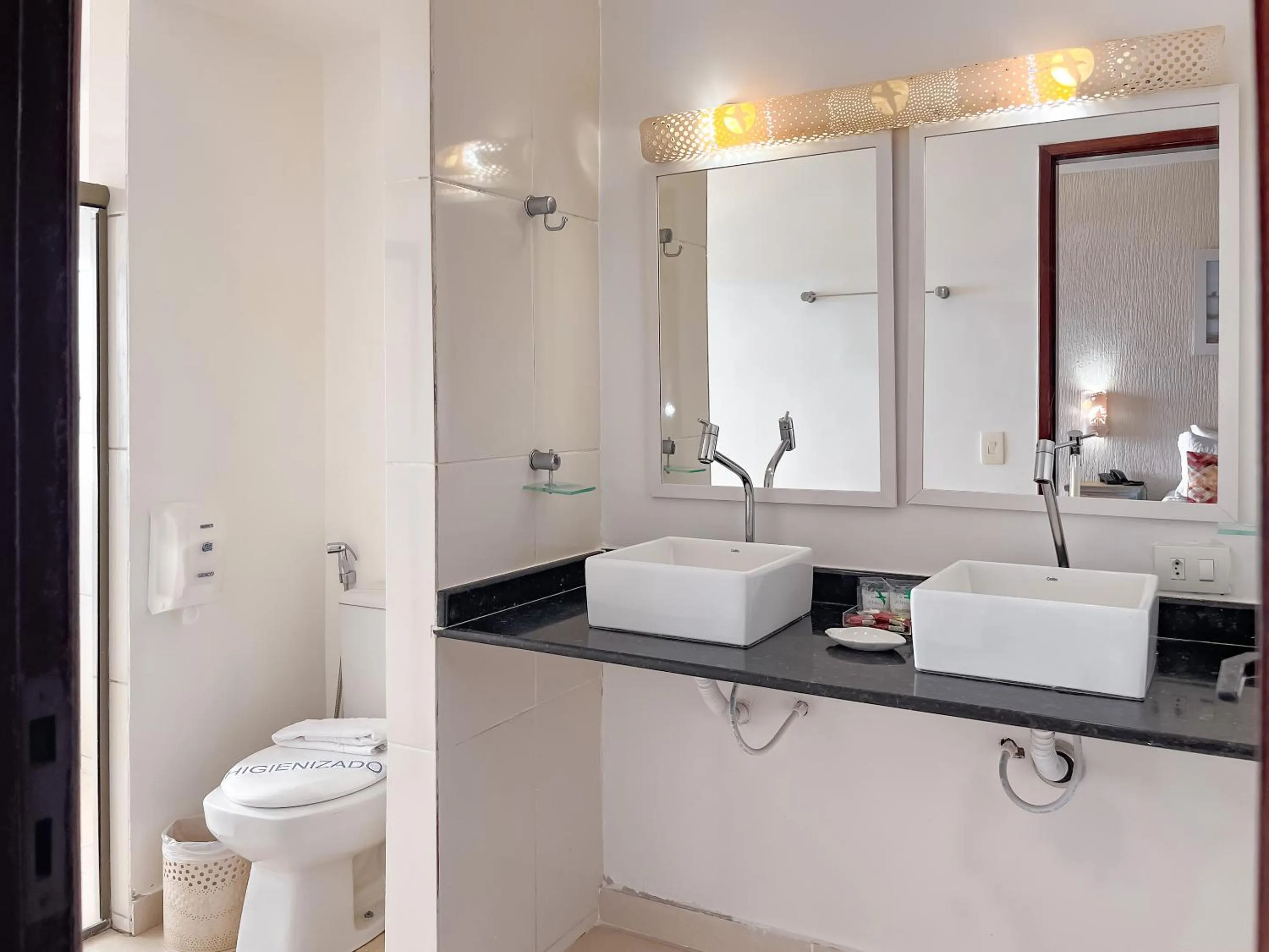 Bathroom in Pousada do Albatroz