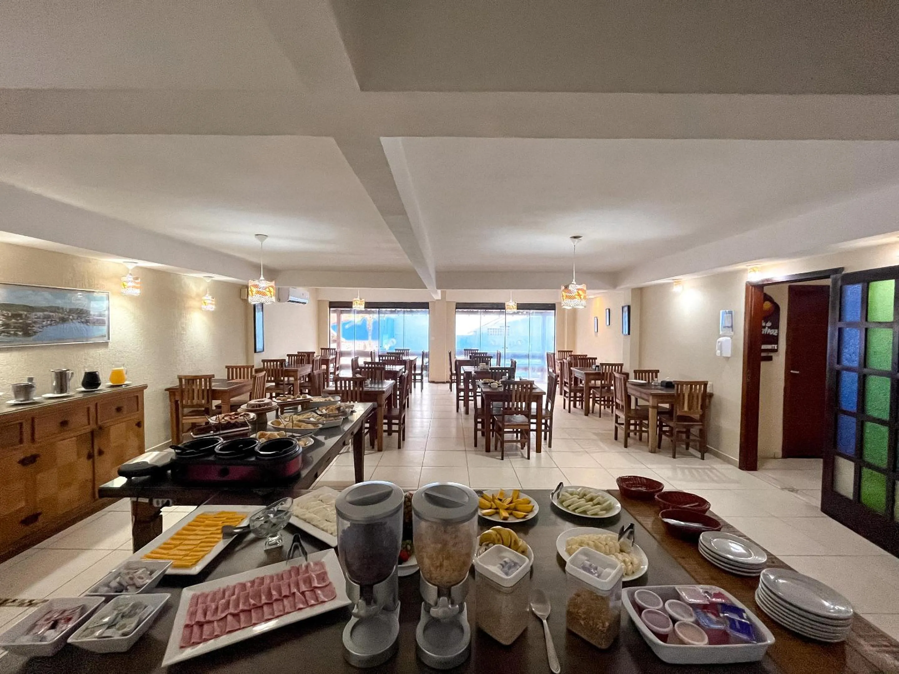 Restaurant/places to eat in Pousada do Albatroz