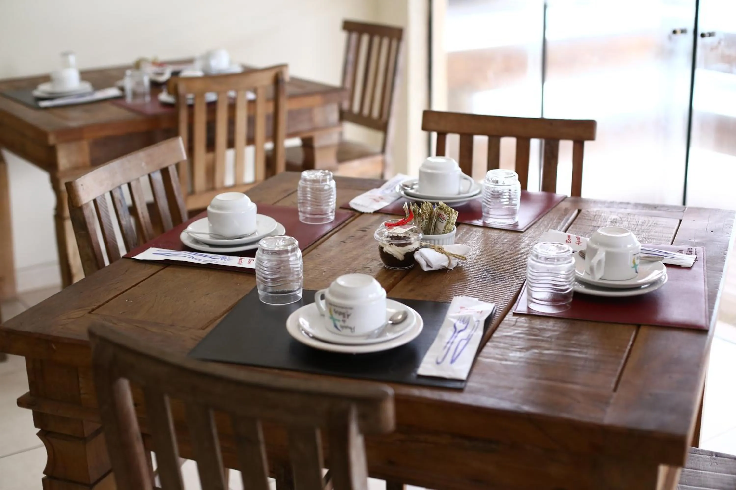 Restaurant/places to eat in Pousada do Albatroz