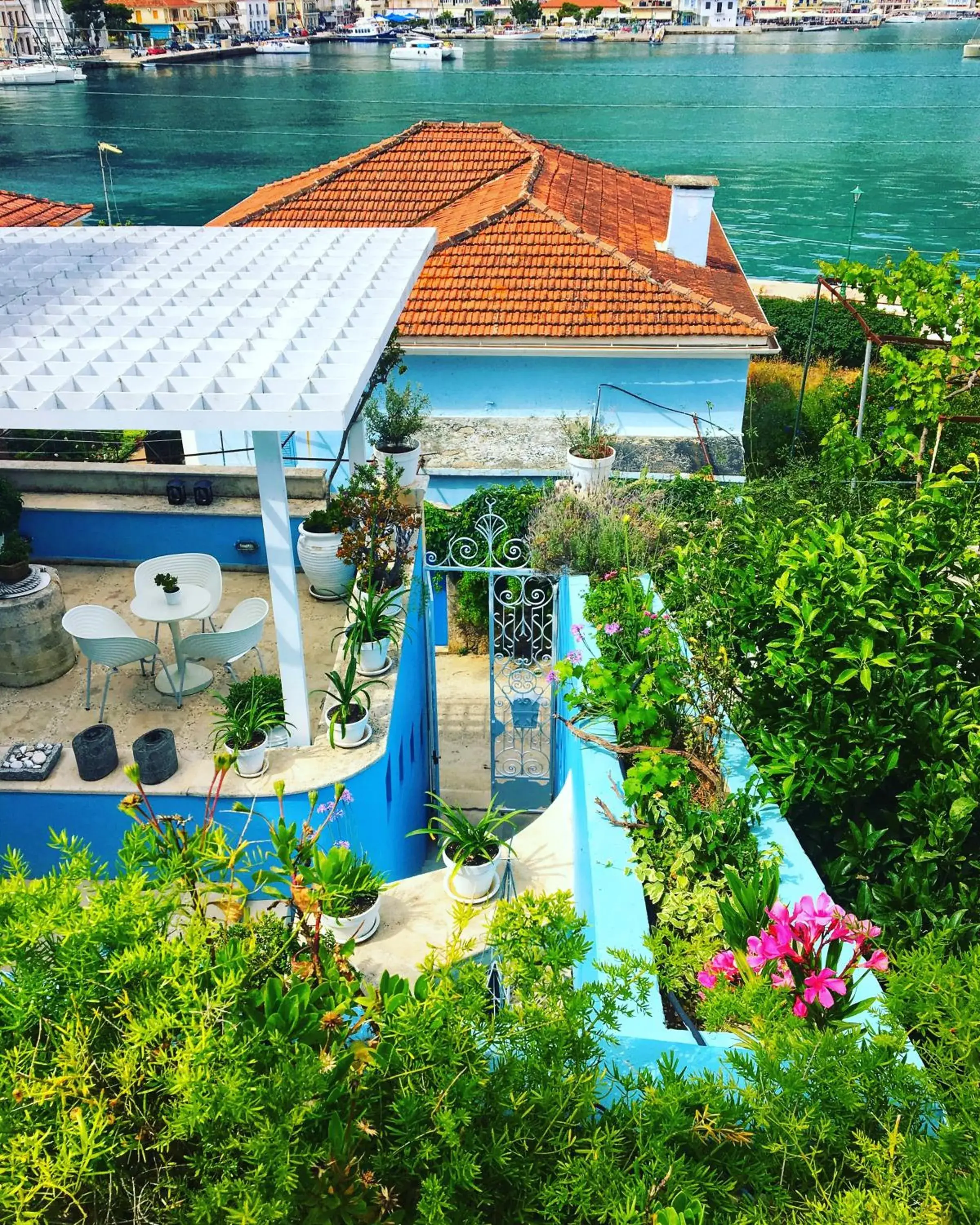 Facade/entrance in Perantzada Hotel 1811 Facade/entrance in Perantzada Hotel 1811