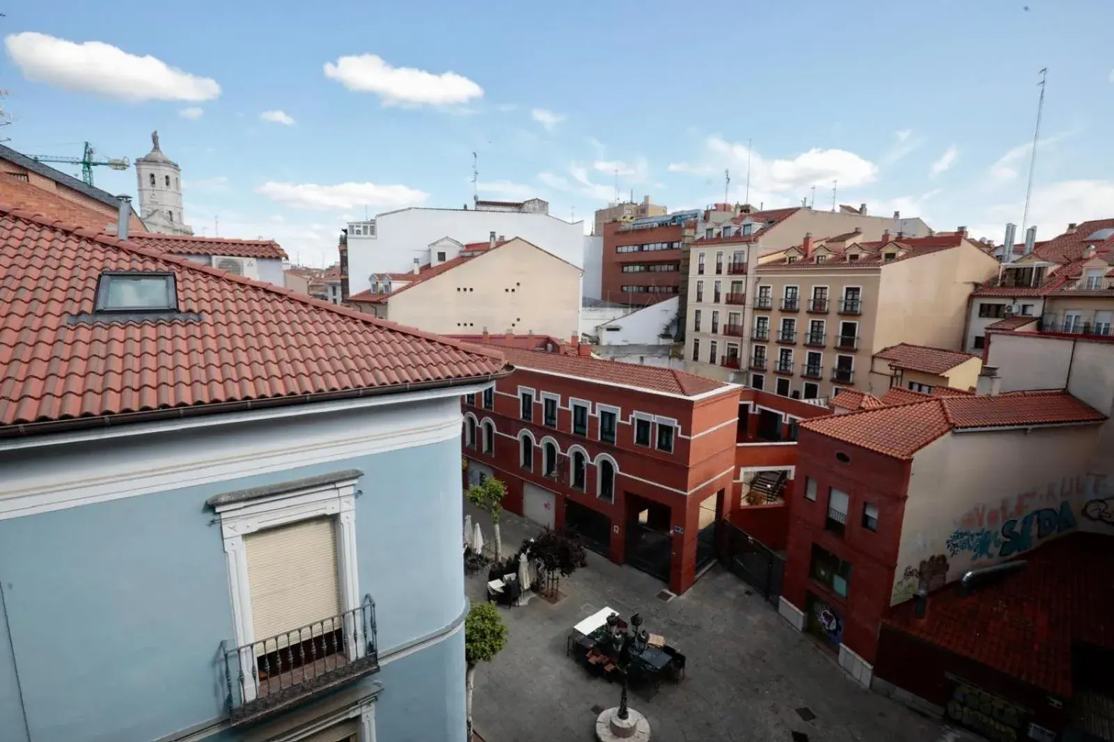 Triple Room with Shared Bathroom in ThePlacetoBe B&B Triple Room with Shared Bathroom in ThePlacetoBe B&B