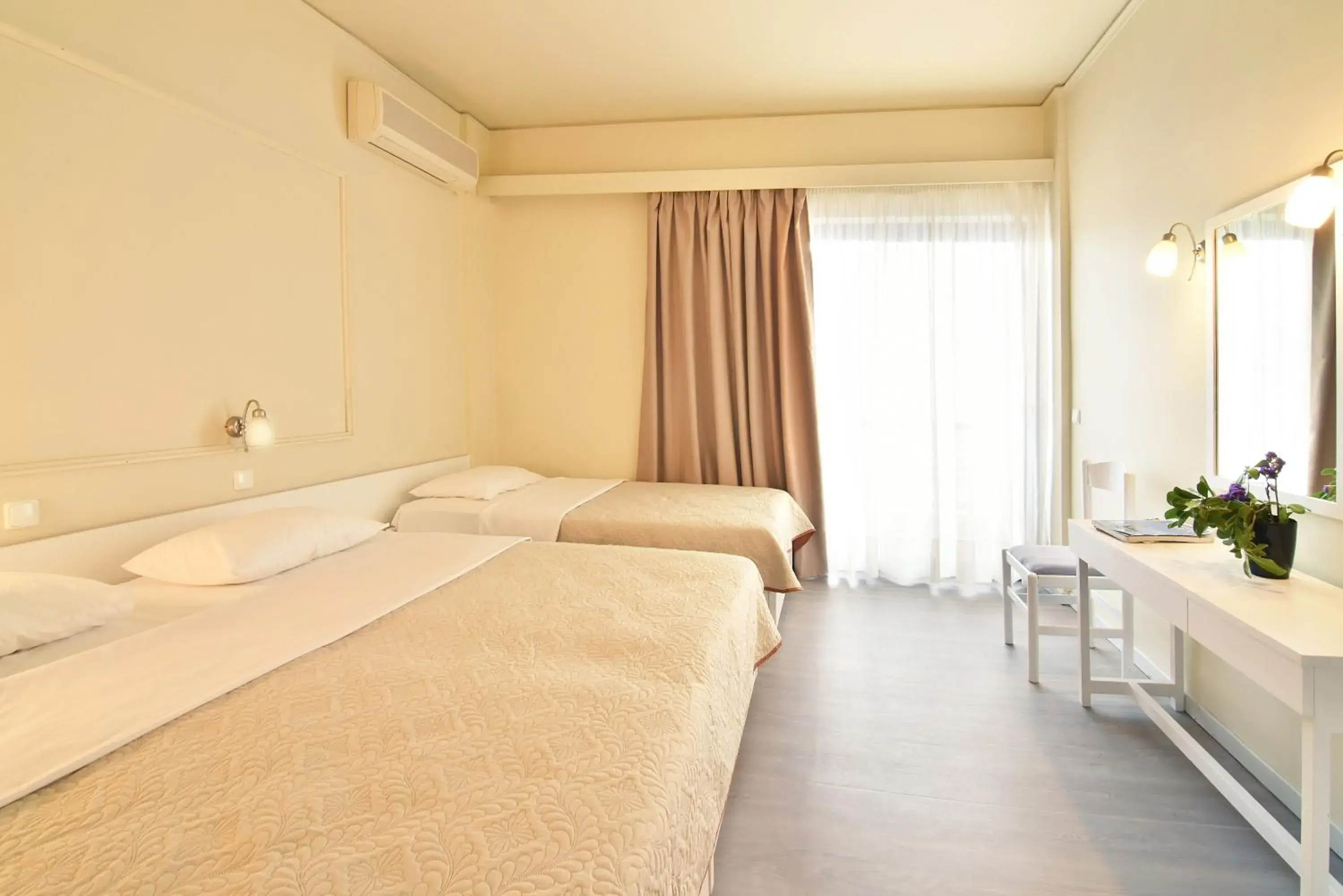 Triple Room in Ionion Star Hotel Triple Room in Ionion Star Hotel