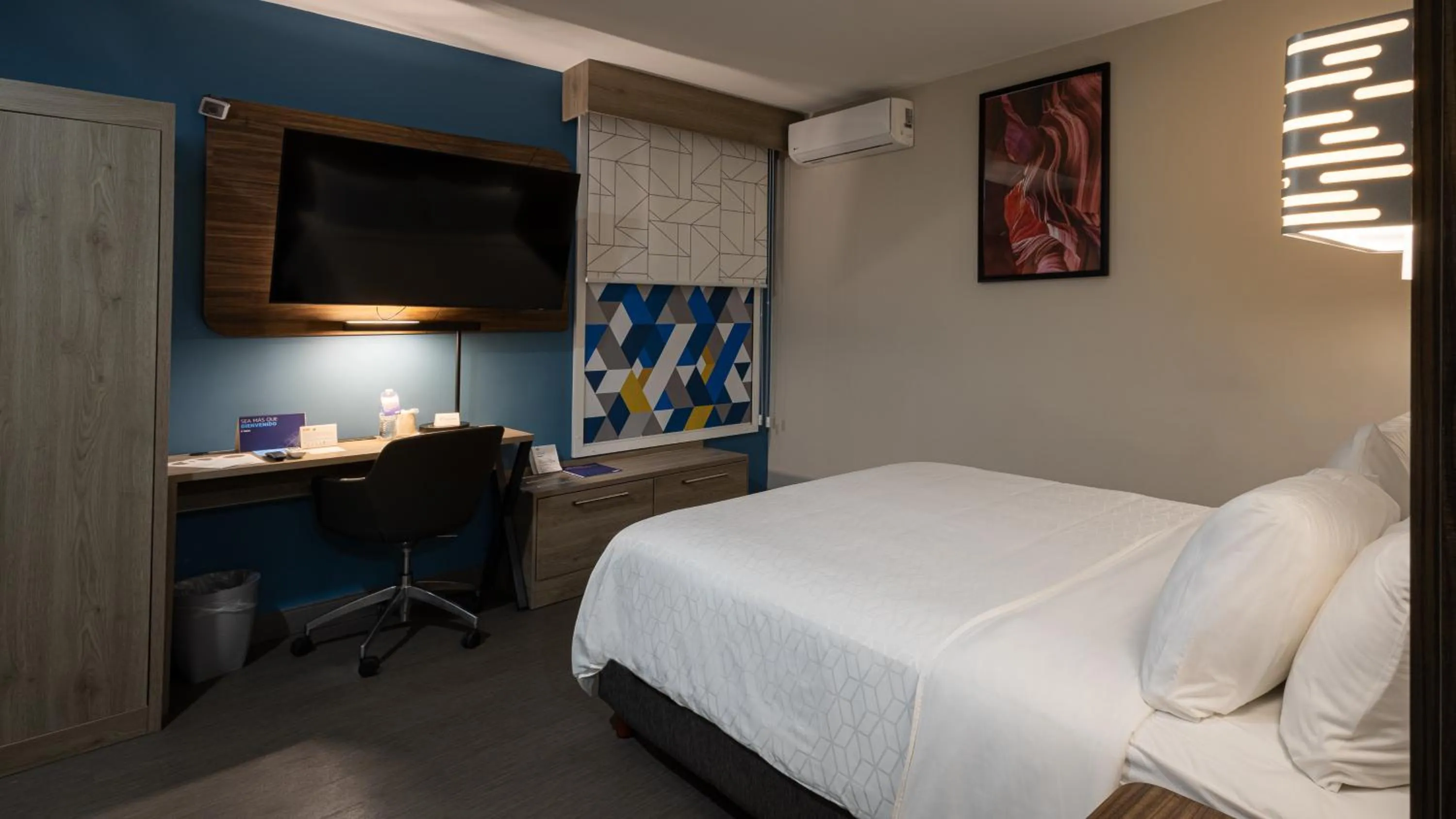 Bedroom, Bed in Holiday Inn Express Morelia Centro Historico