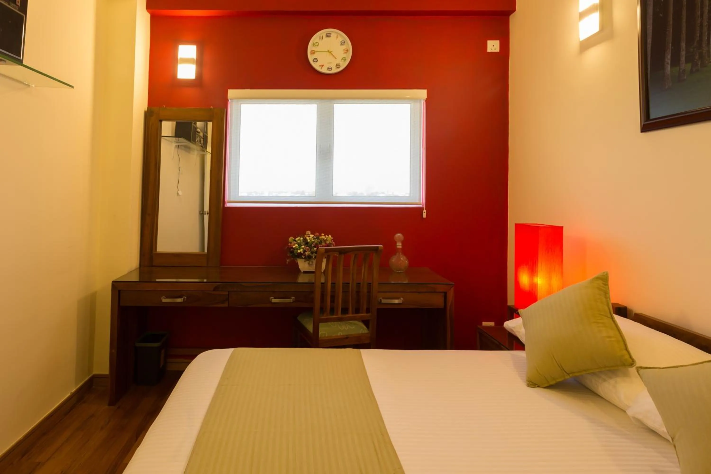 Bedroom, Bed in Shalom Residence Nawala