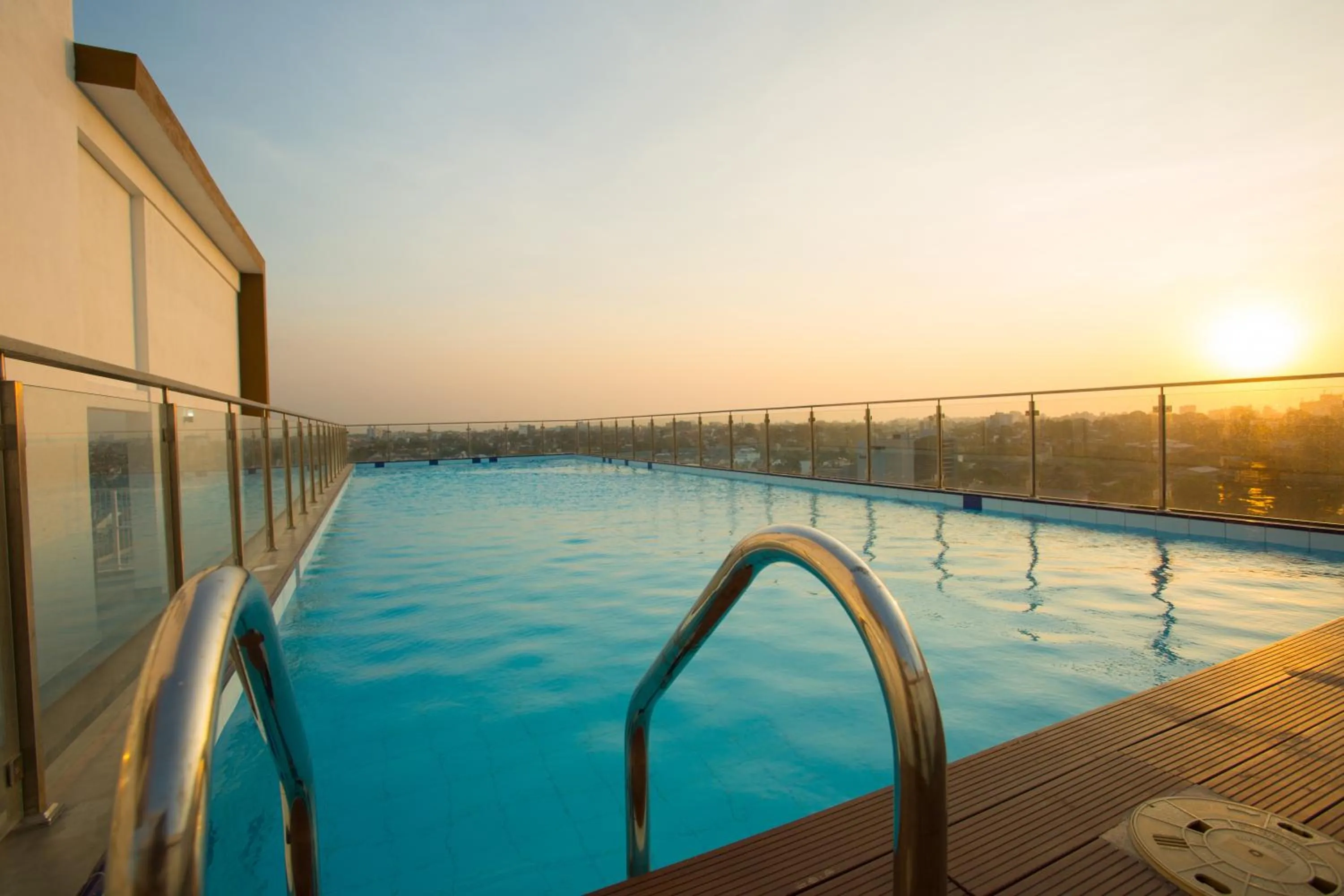 Swimming pool in Shalom Residence Nawala