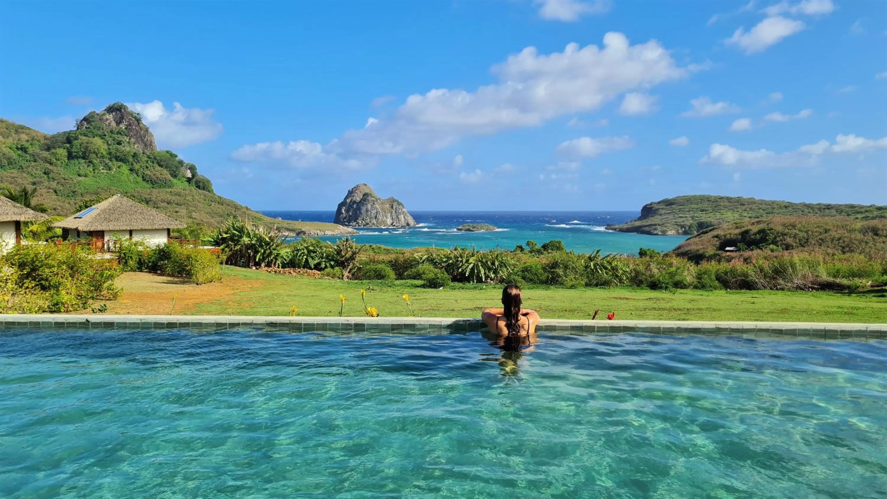 Swimming pool in NANNAI Noronha