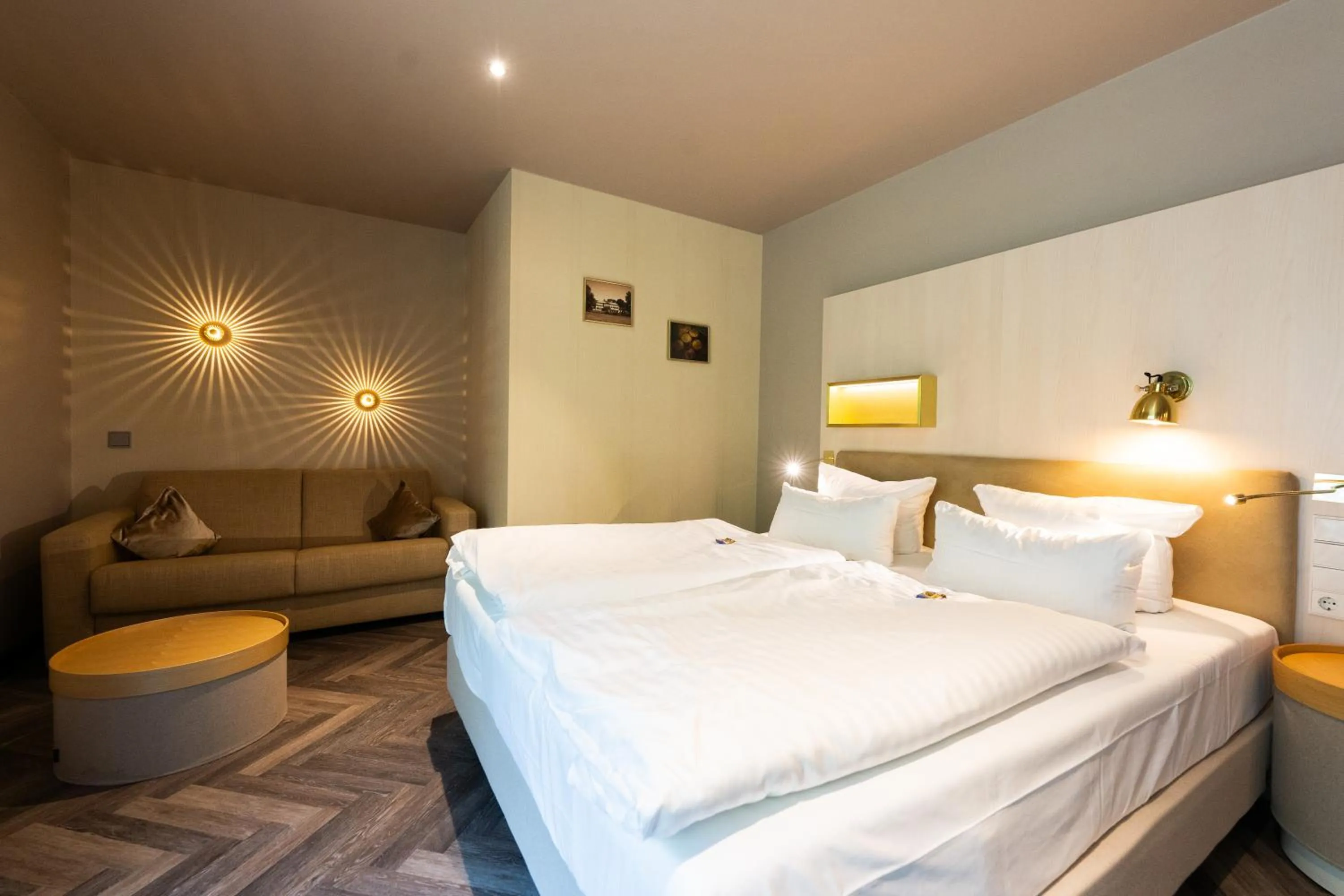 Photo of the whole room, Bed in Hotel Zum Zollhaus