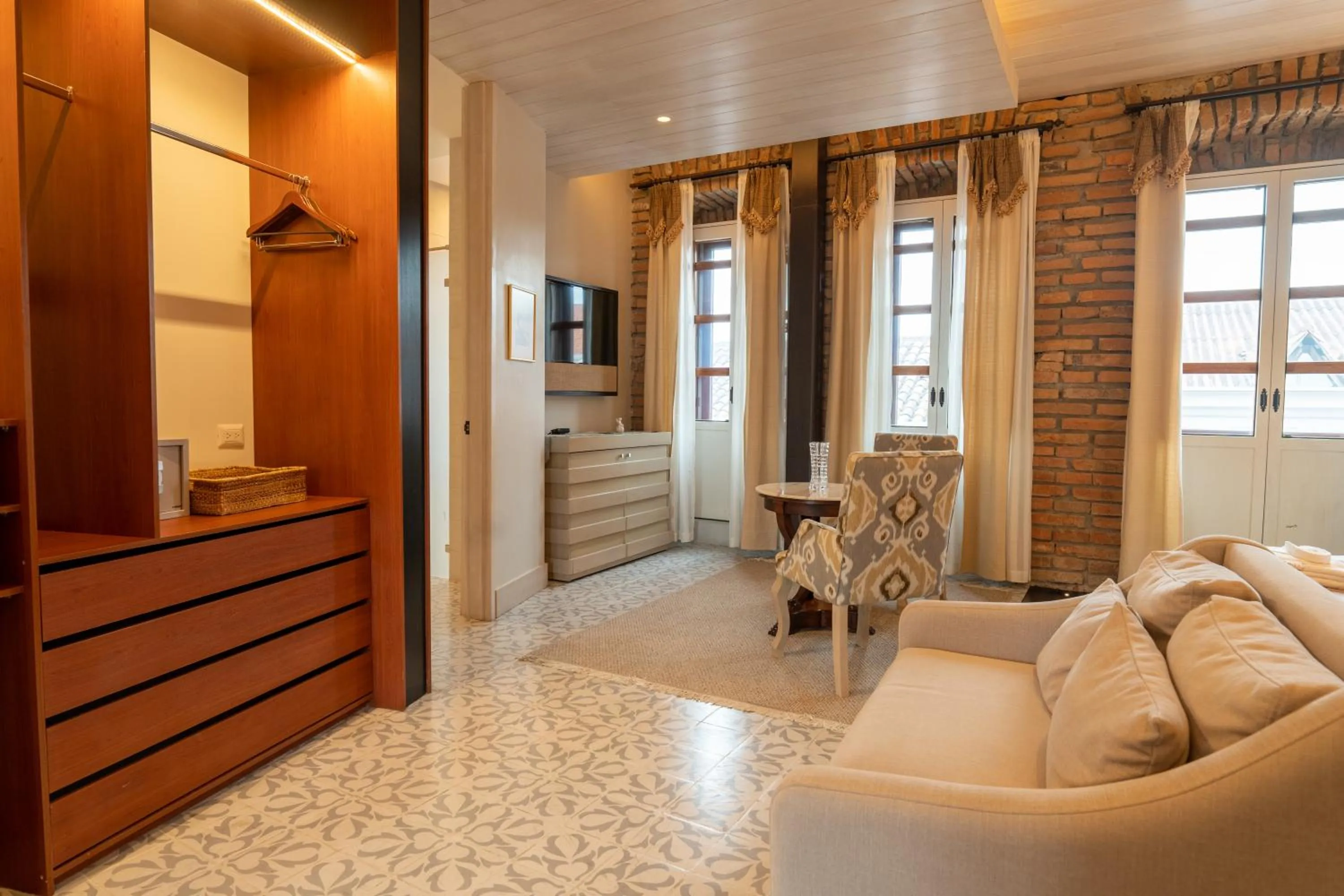 TV and multimedia in Mansion Alcazar