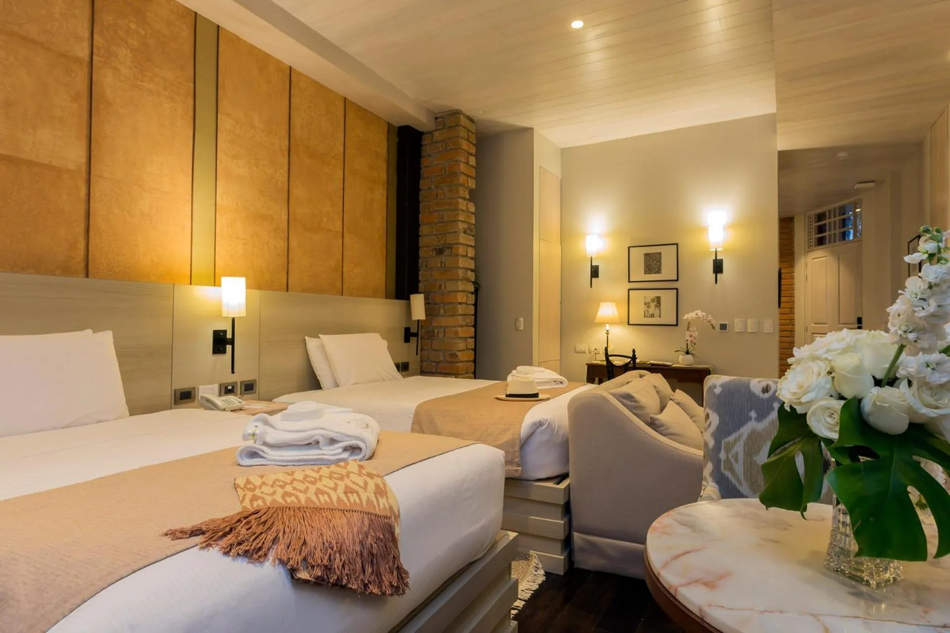 Bedroom, Bed in Mansion Alcazar