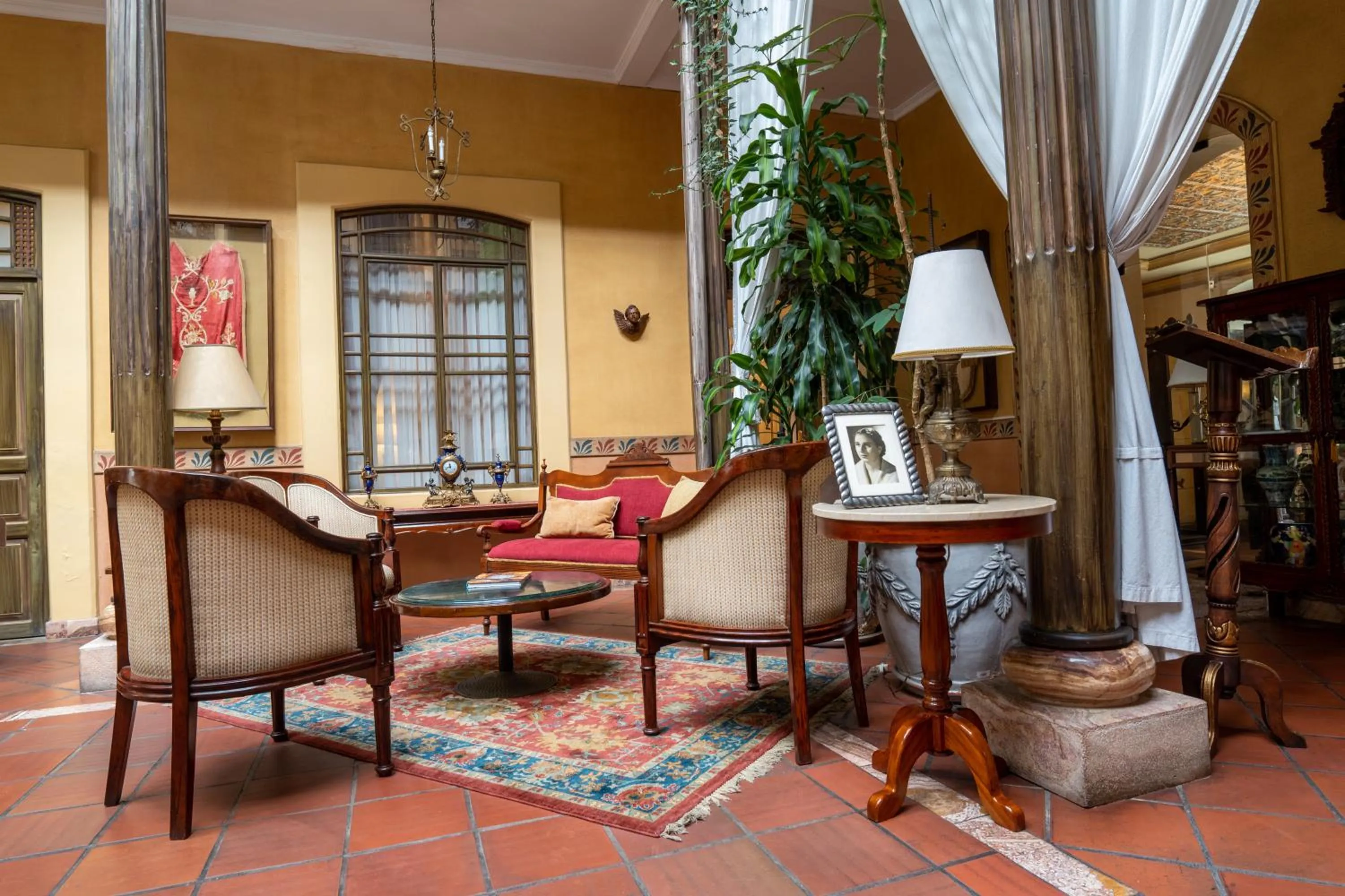 Living room in Mansion Alcazar