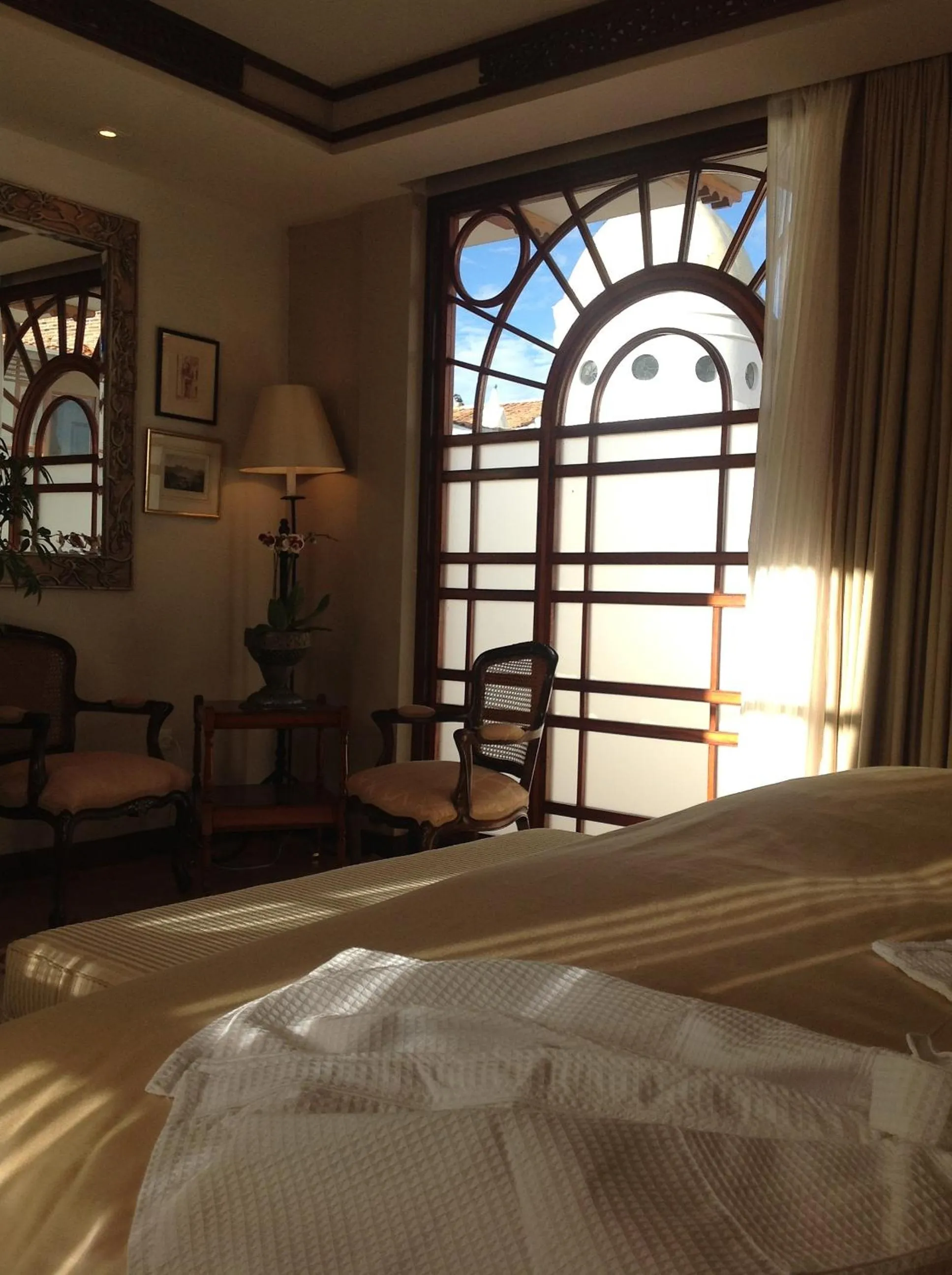 Photo of the whole room, Bed in Mansion Alcazar