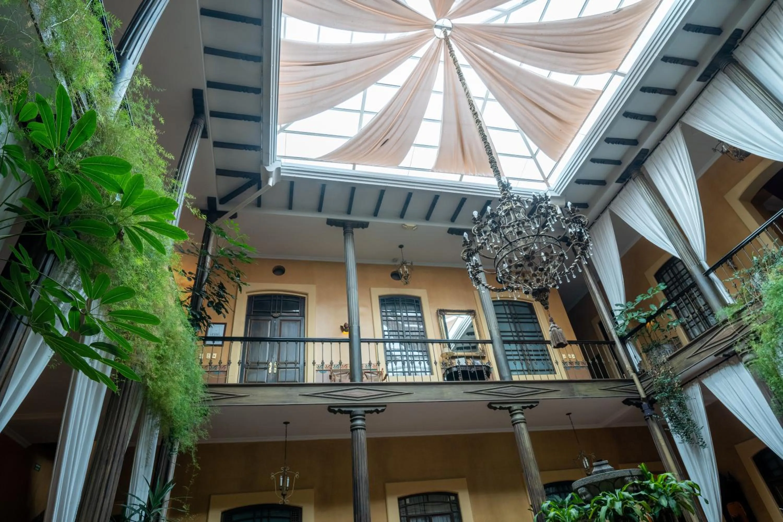 Property building in Mansion Alcazar