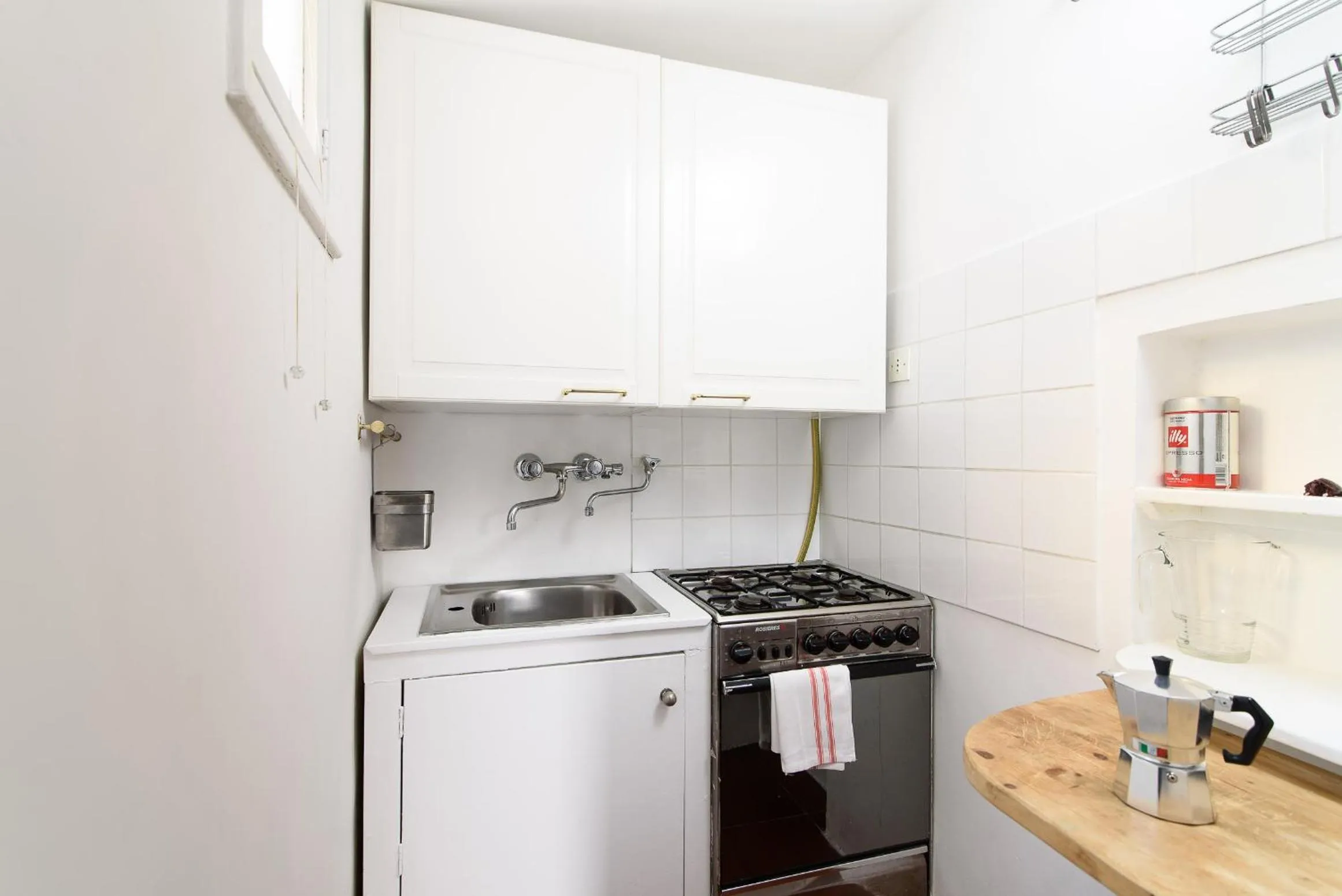 White terrace apartment navona