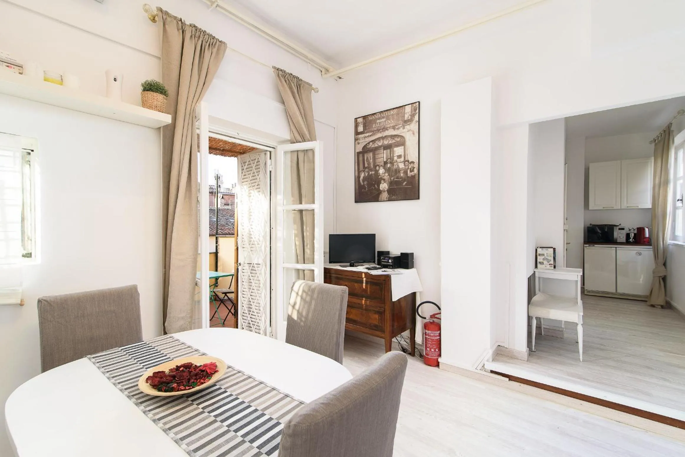 White terrace apartment navona