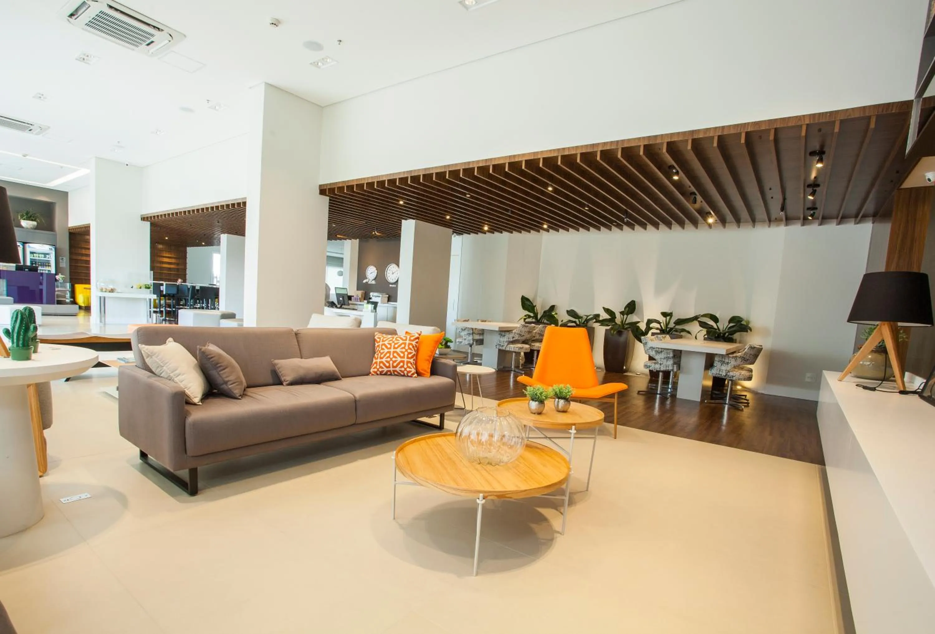 Communal lounge/ TV room in Travel Inn Hotels Wise Indaiatuba