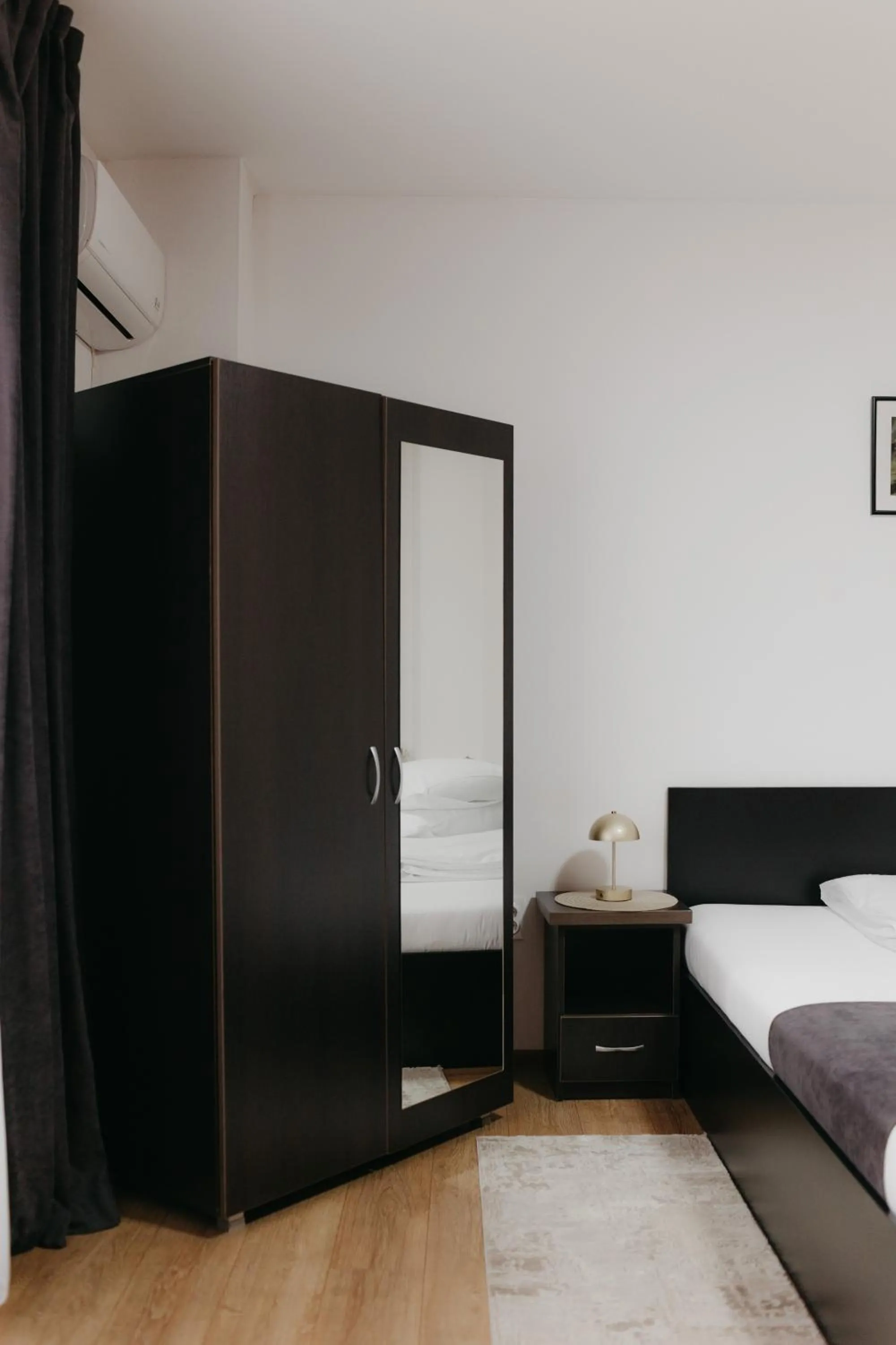 Photo of the whole room, Bed in Pensiunea Pictorilor