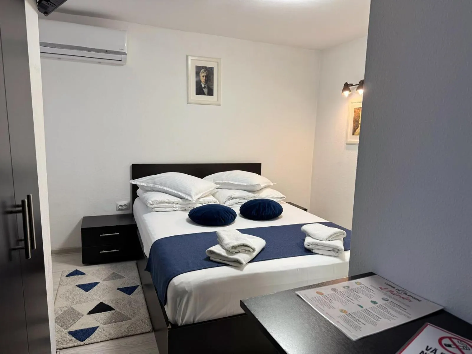 Bedroom, Bed in Pensiunea Pictorilor