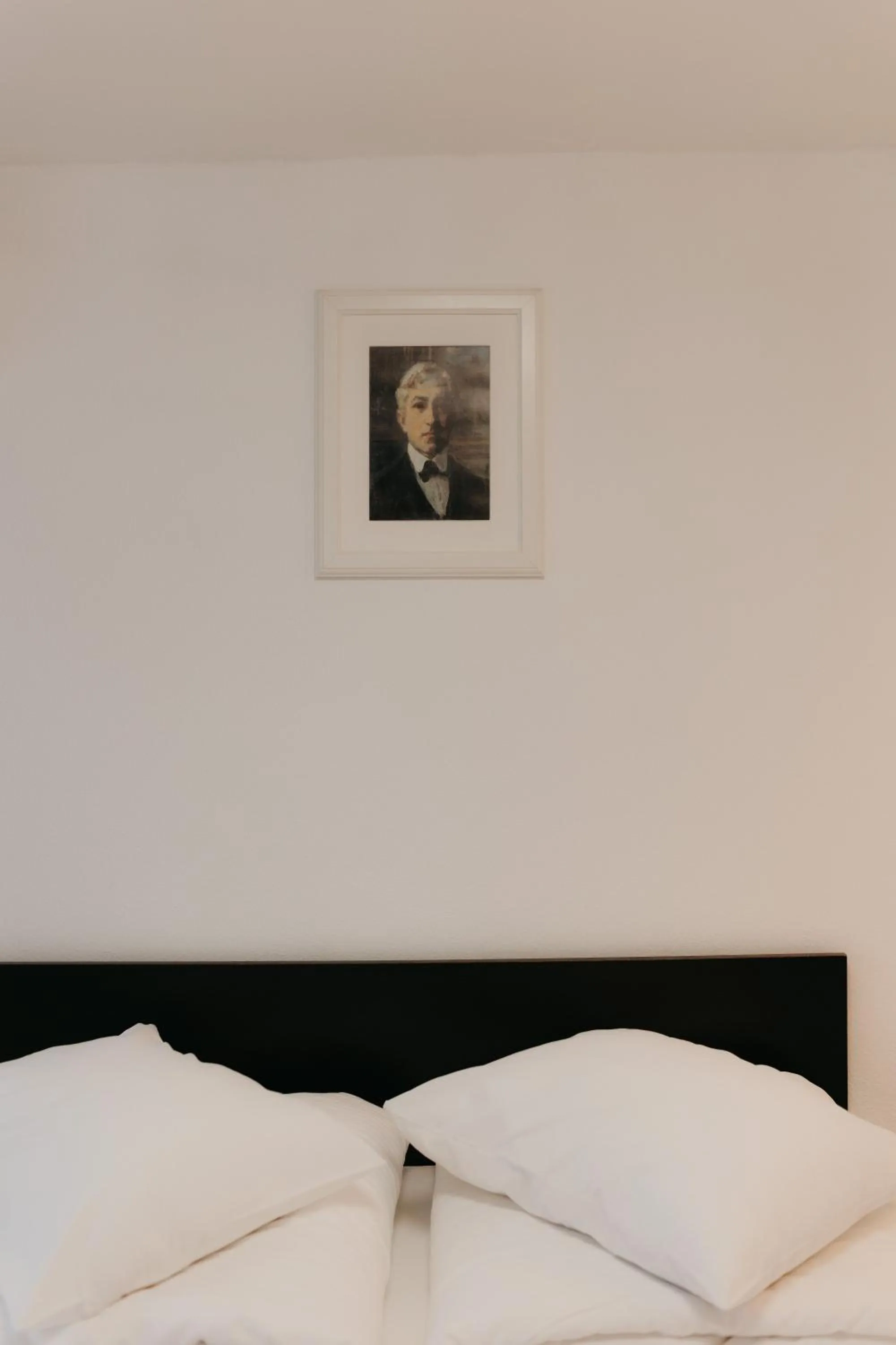 Photo of the whole room, Bed in Pensiunea Pictorilor